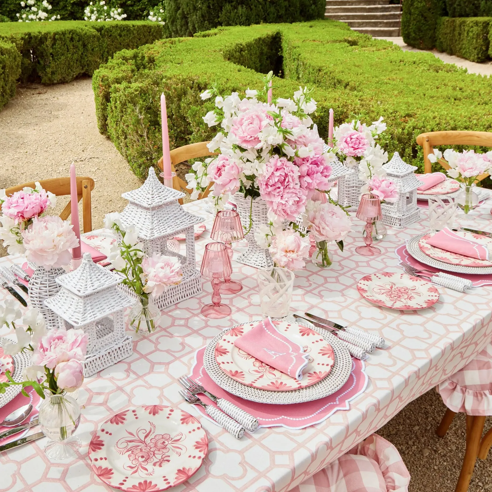 Best Mrs. Alice Amelie Pink Napkins (Set Of 4)