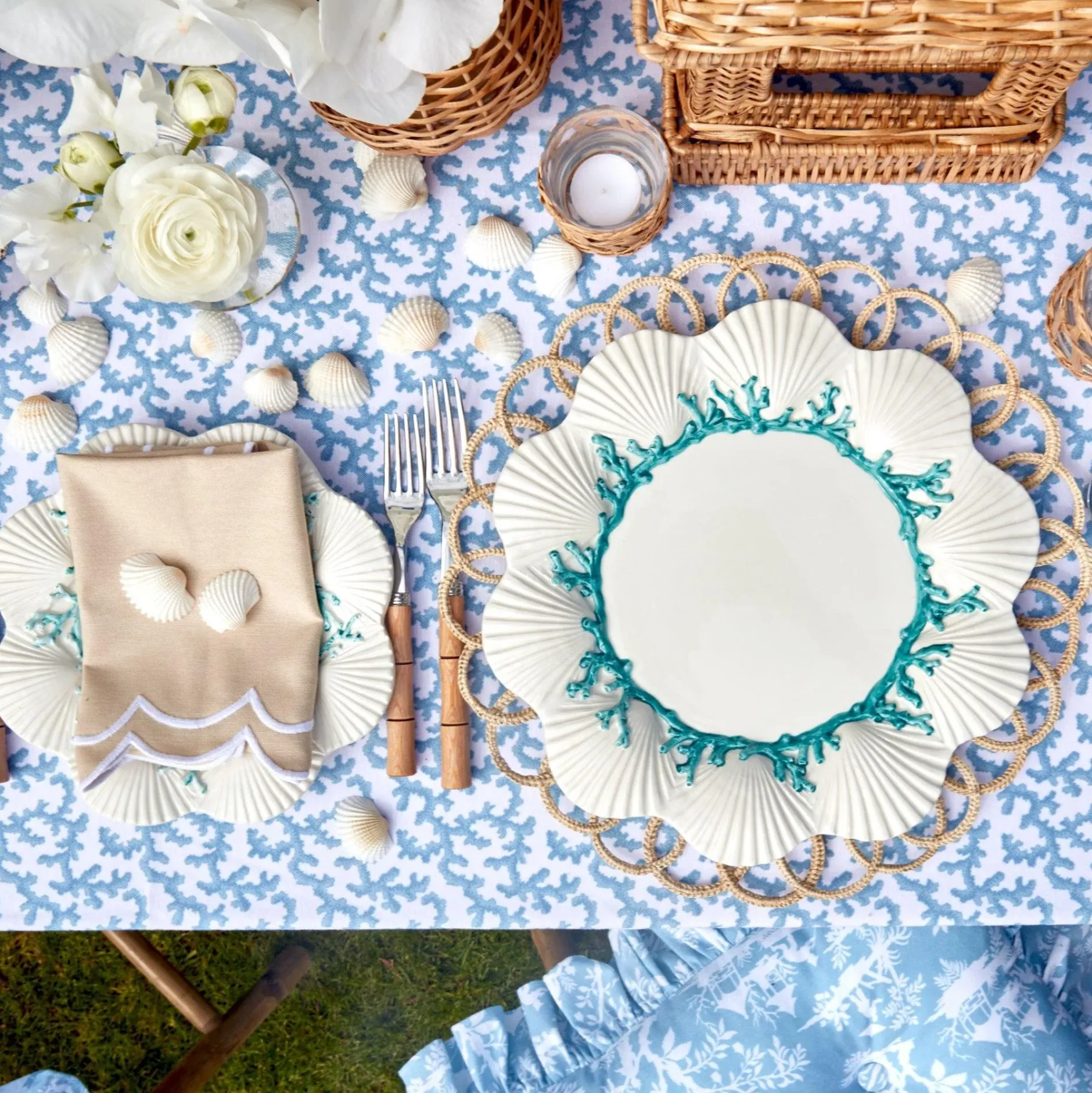 Outlet Mrs. Alice Blue Coral Dinner Plate