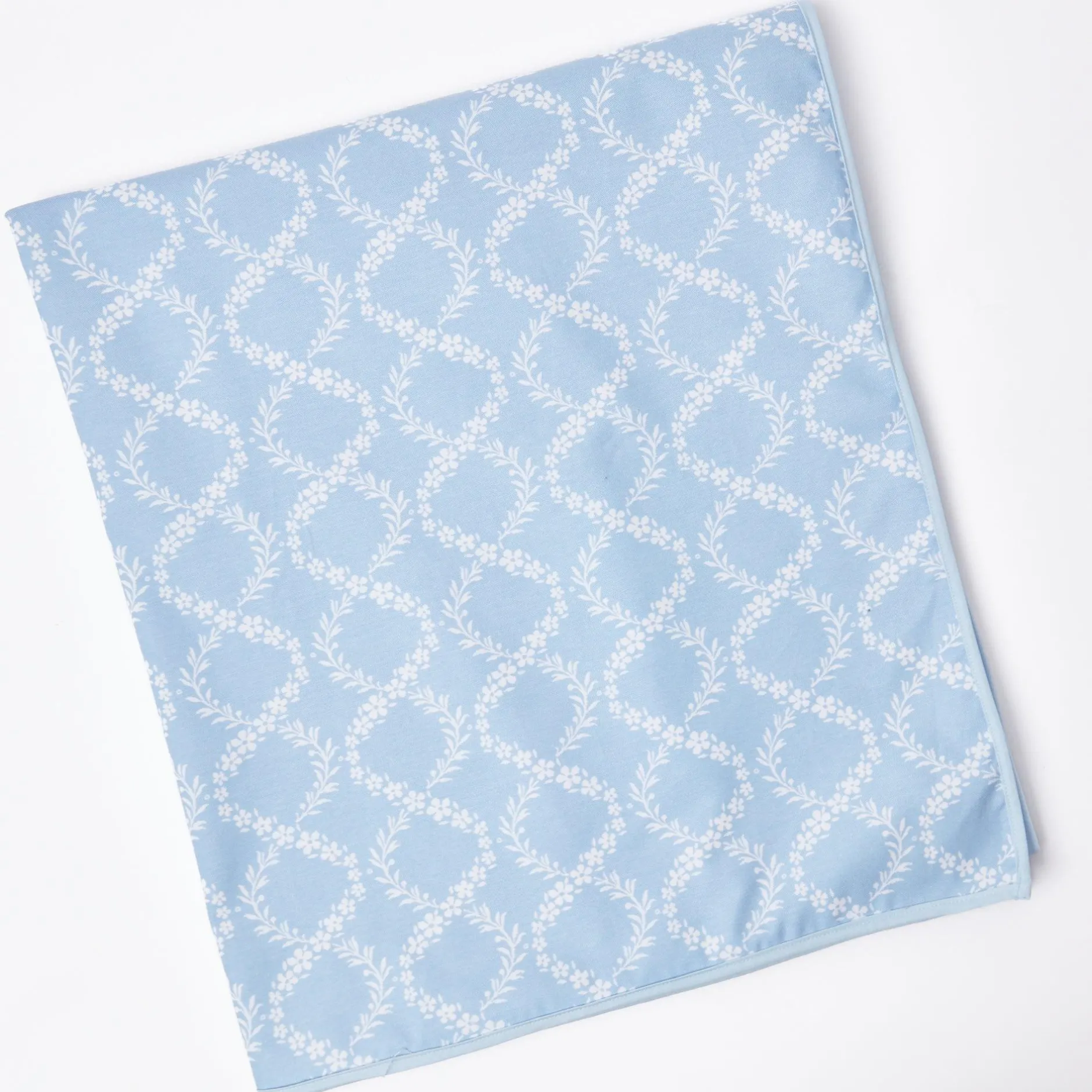 New Mrs. Alice Blue Garland Tablecloth