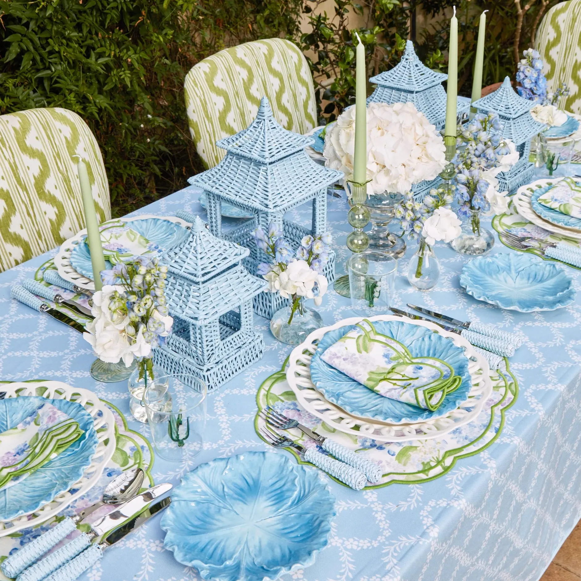 New Mrs. Alice Blue Garland Tablecloth