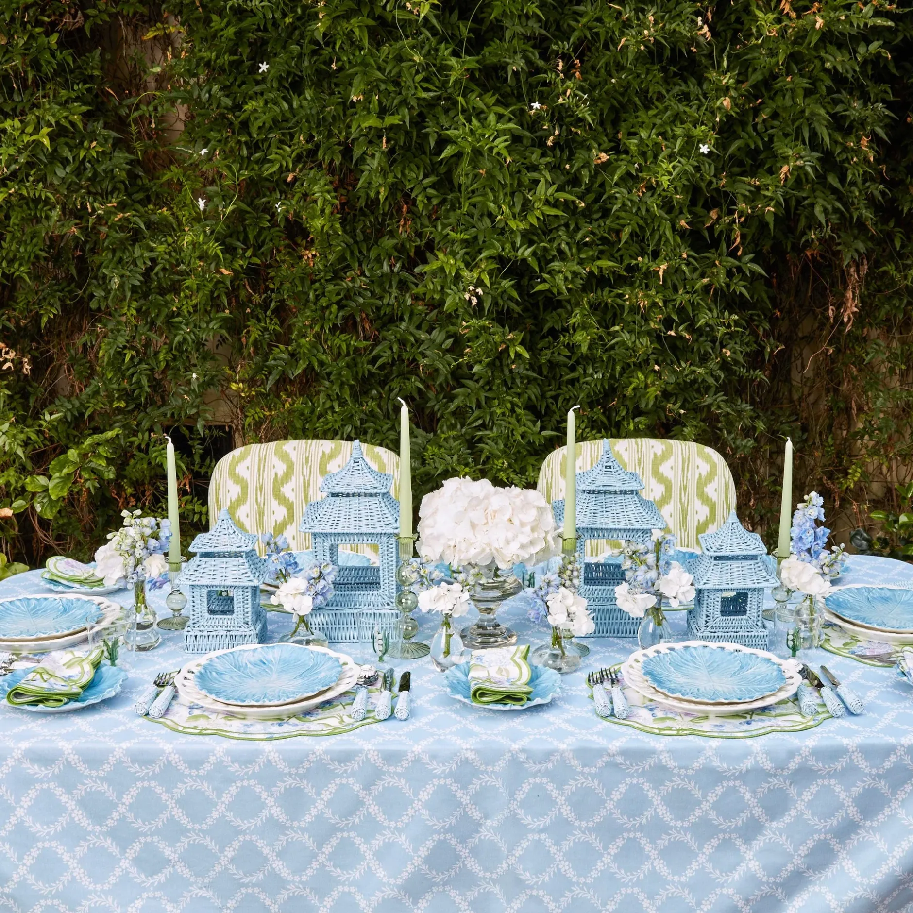 New Mrs. Alice Blue Garland Tablecloth
