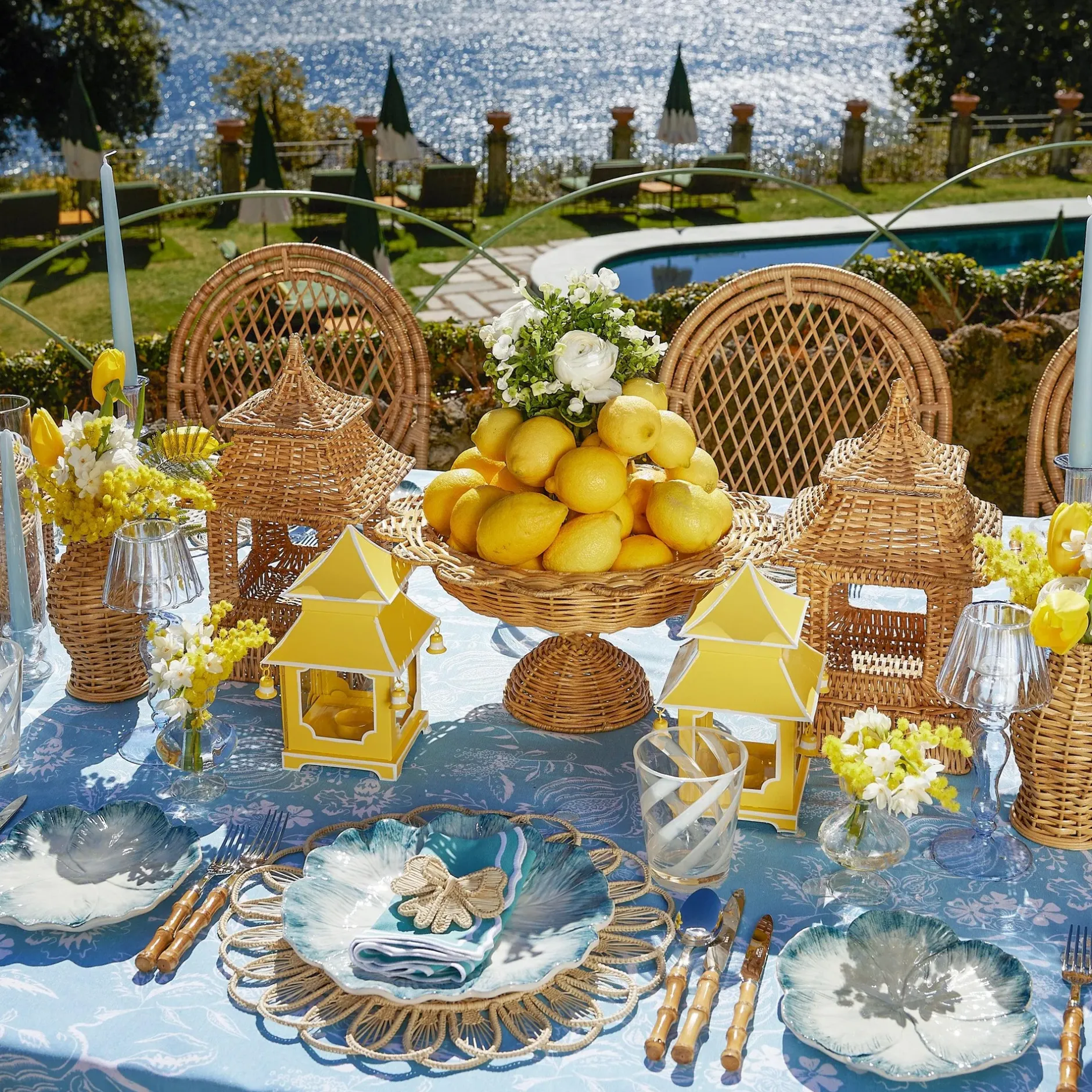 Mrs. Alice Blue Matilde Dinner & Starter Plates (Set Of 8)