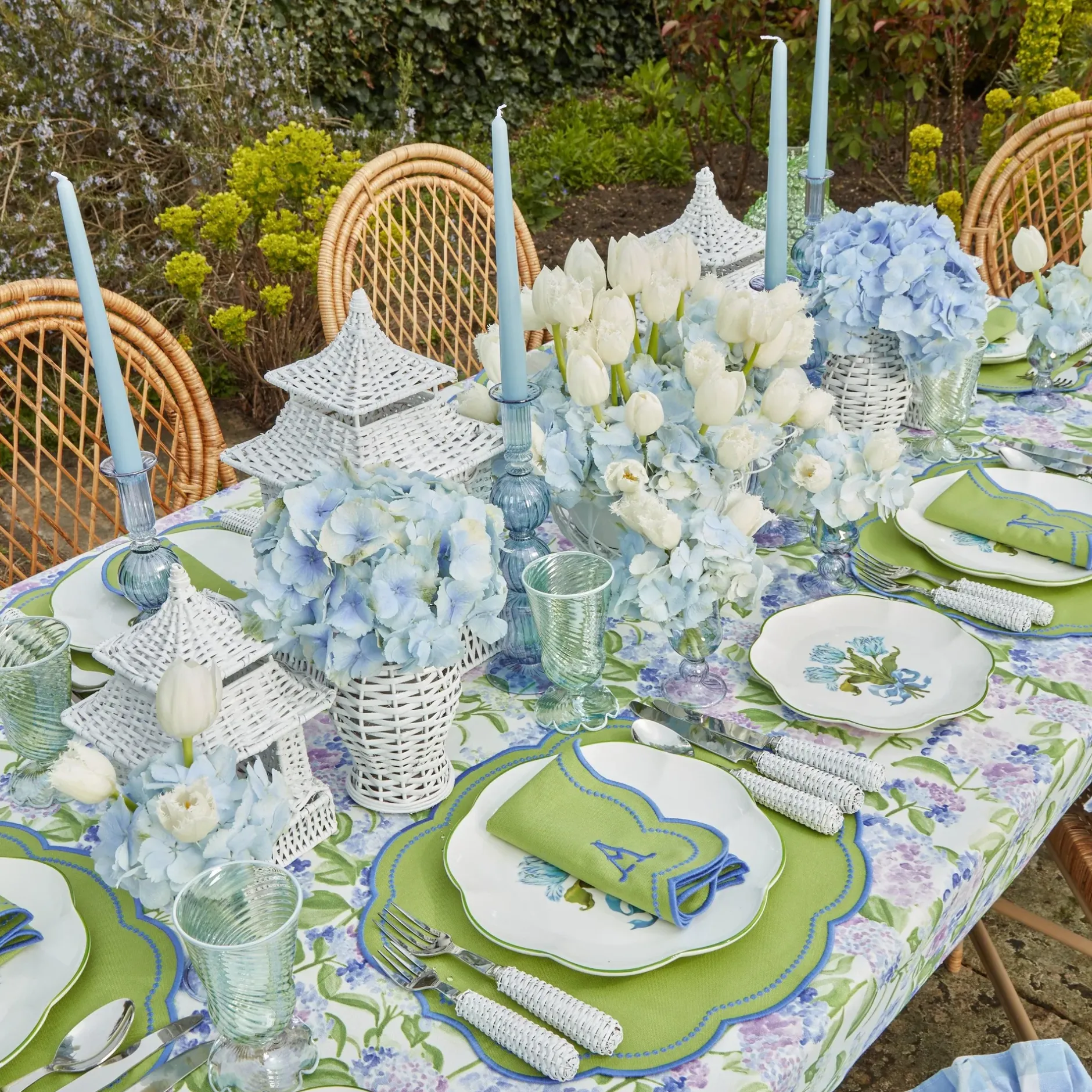 Mrs. Alice Blue Tulip Dinner & Starter Plates (Set Of 8)