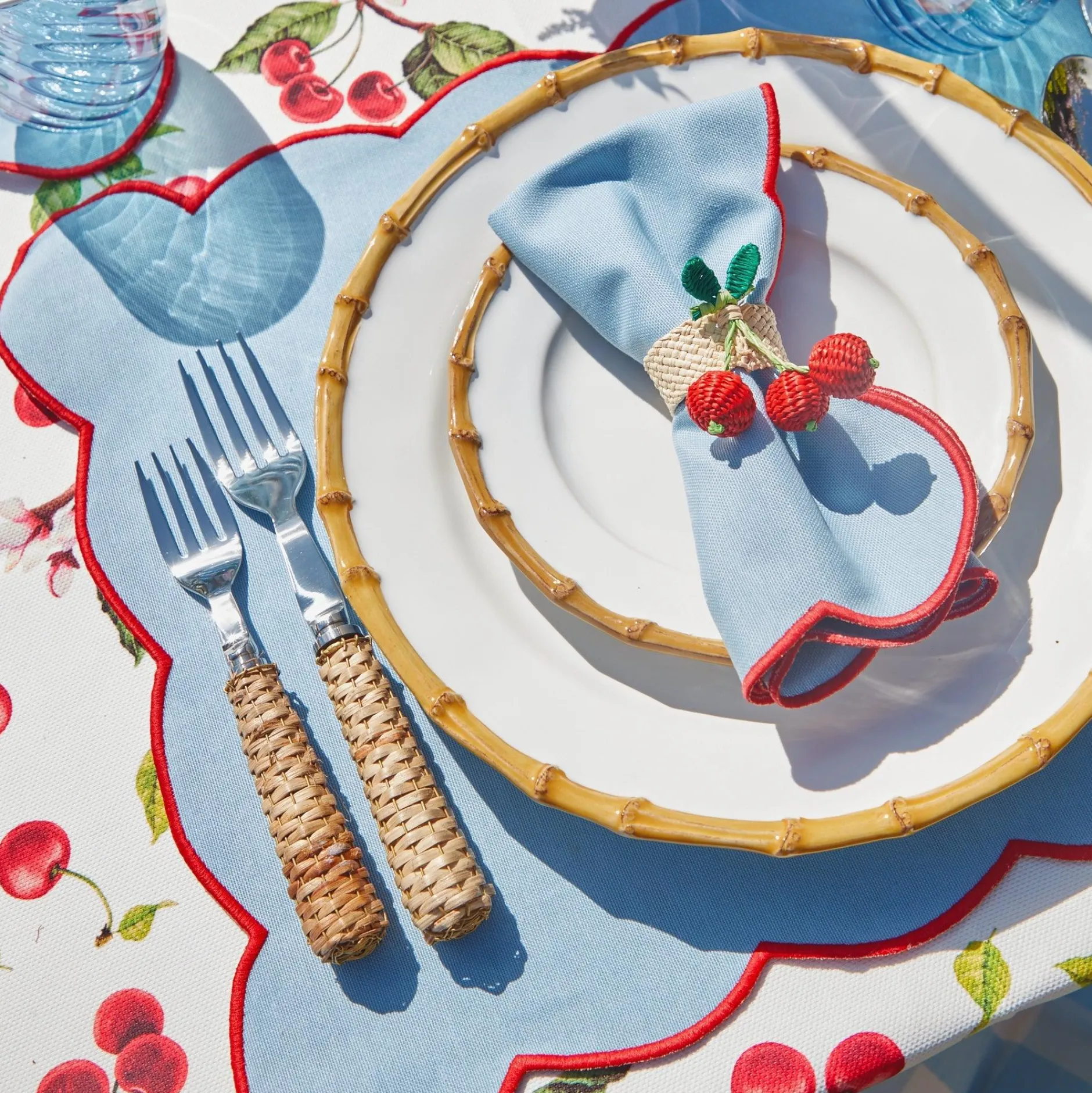Online Mrs. Alice Blue With Red Scallop Placemats & Napkins (Set Of 4)