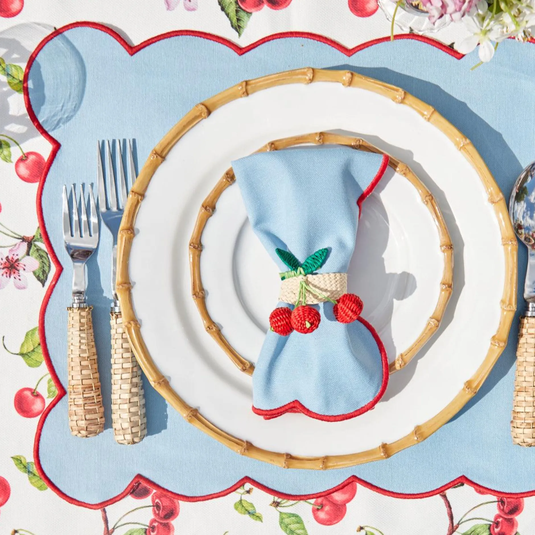Online Mrs. Alice Blue With Red Scallop Placemats & Napkins (Set Of 4)