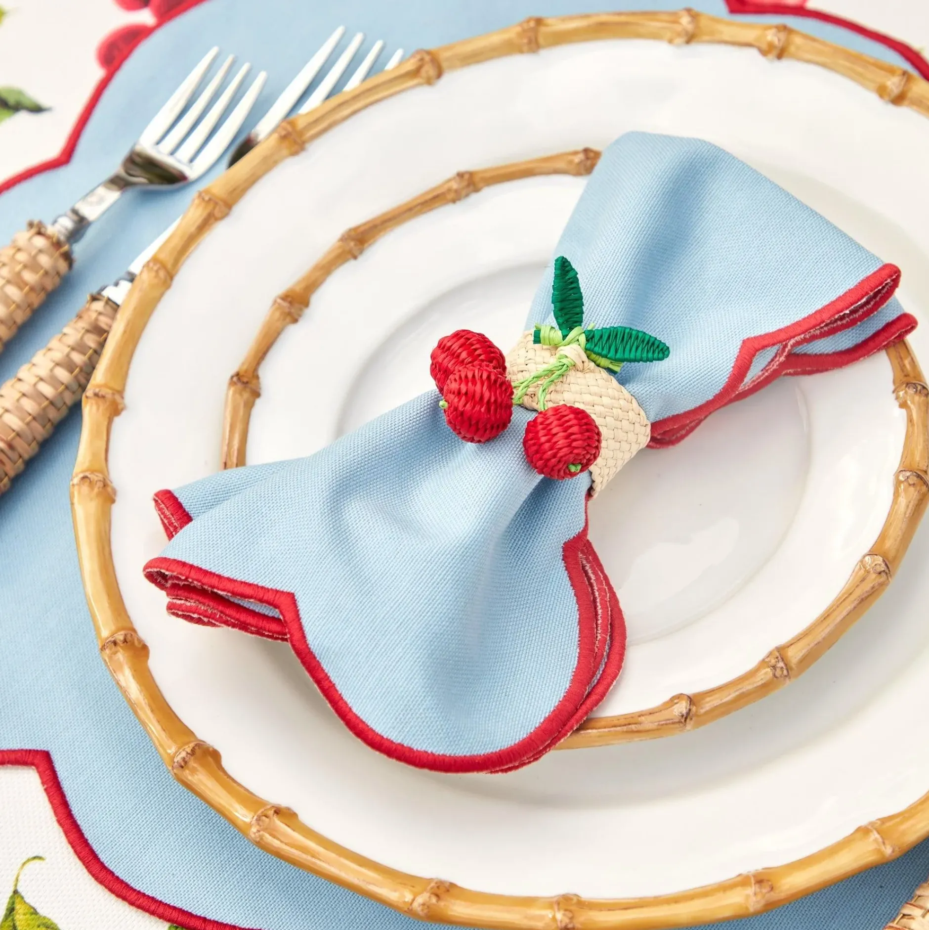 Online Mrs. Alice Blue With Red Scallop Placemats & Napkins (Set Of 4)