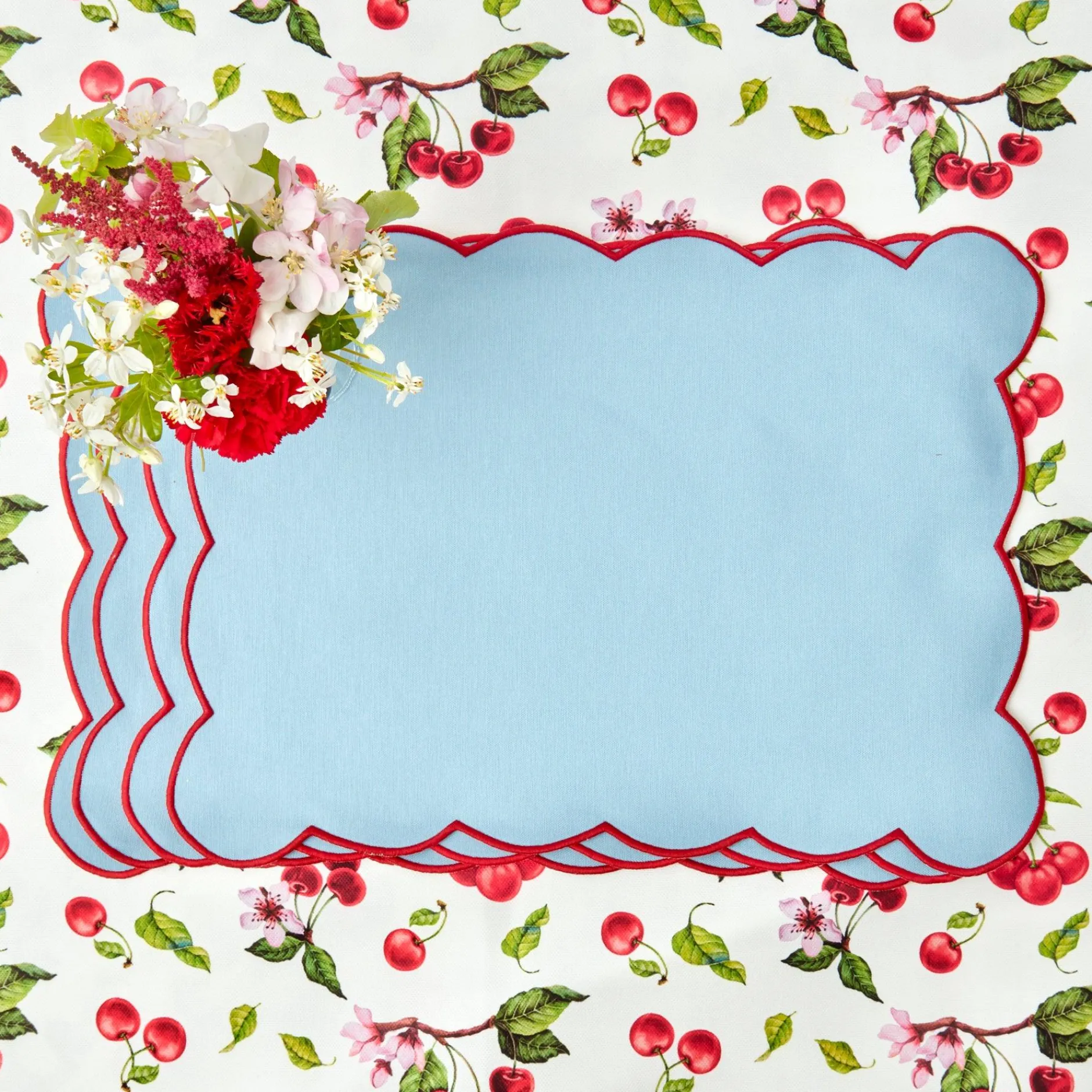 Online Mrs. Alice Blue With Red Scallop Placemats & Napkins (Set Of 4)