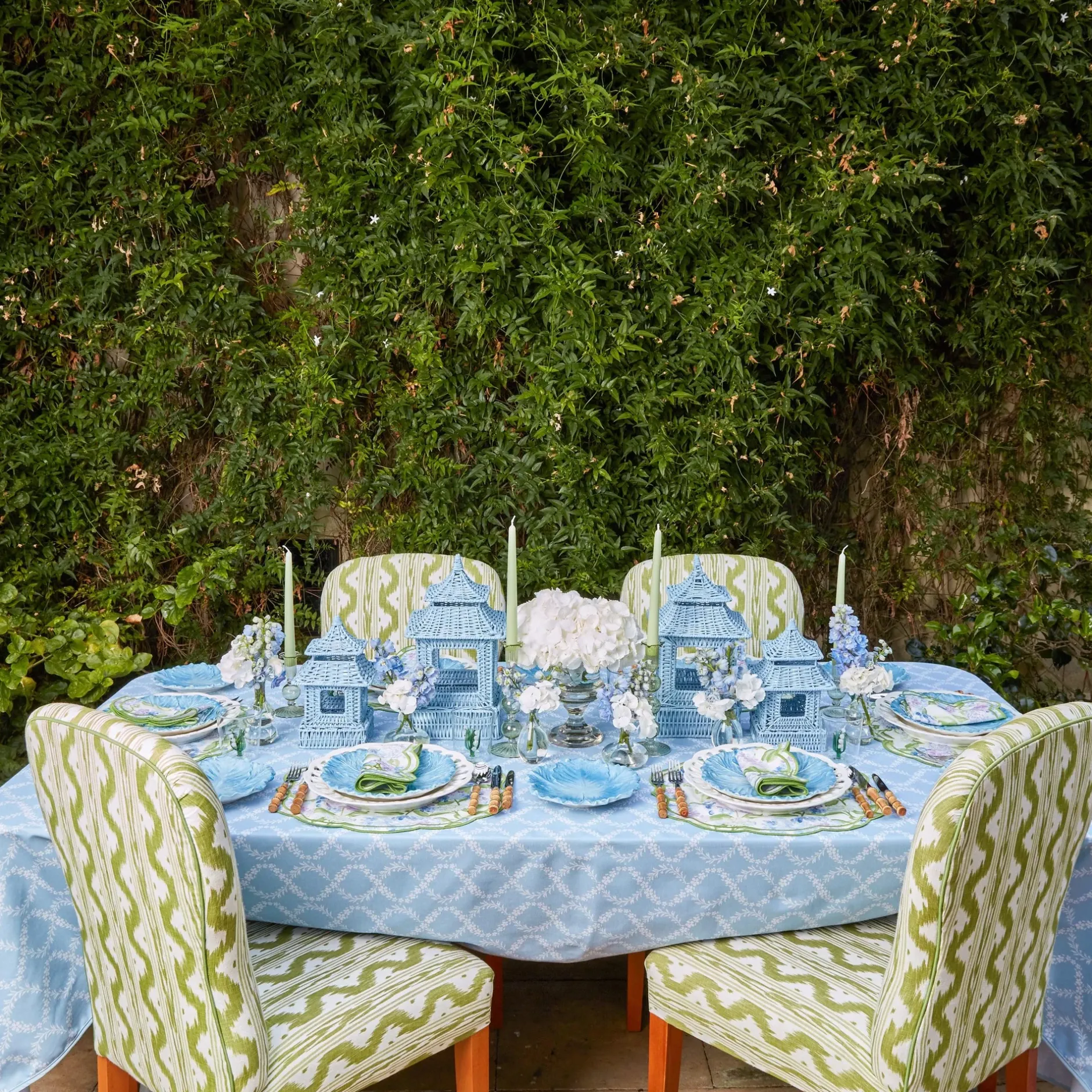Mrs. Alice Camilla Hydrangea Placemats (Set Of 4)