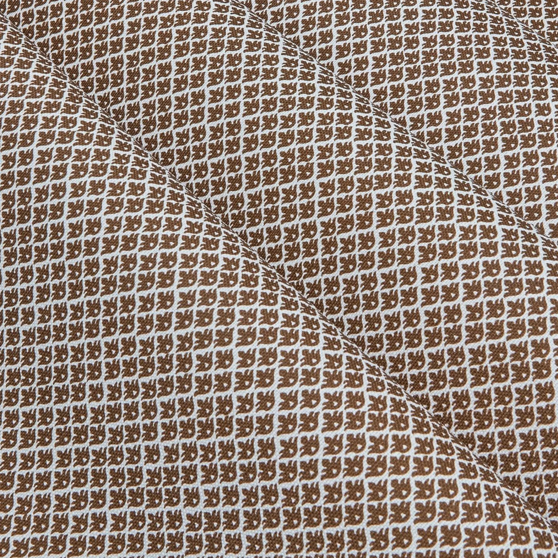 Outlet Mrs. Alice Chestnut Brown Lotus Flower Fabric