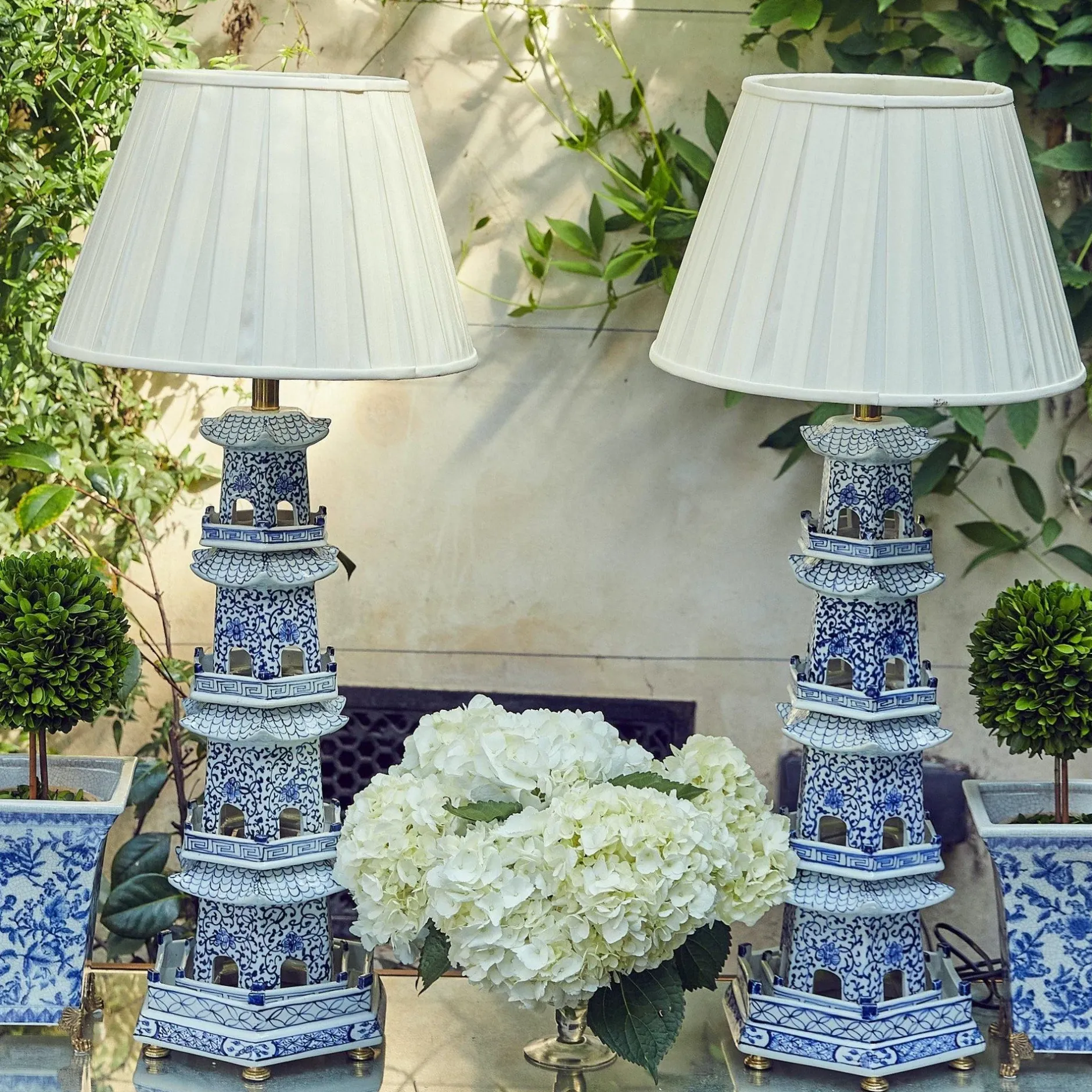 Sale Mrs. Alice Chinoiserie Pagoda Lamp