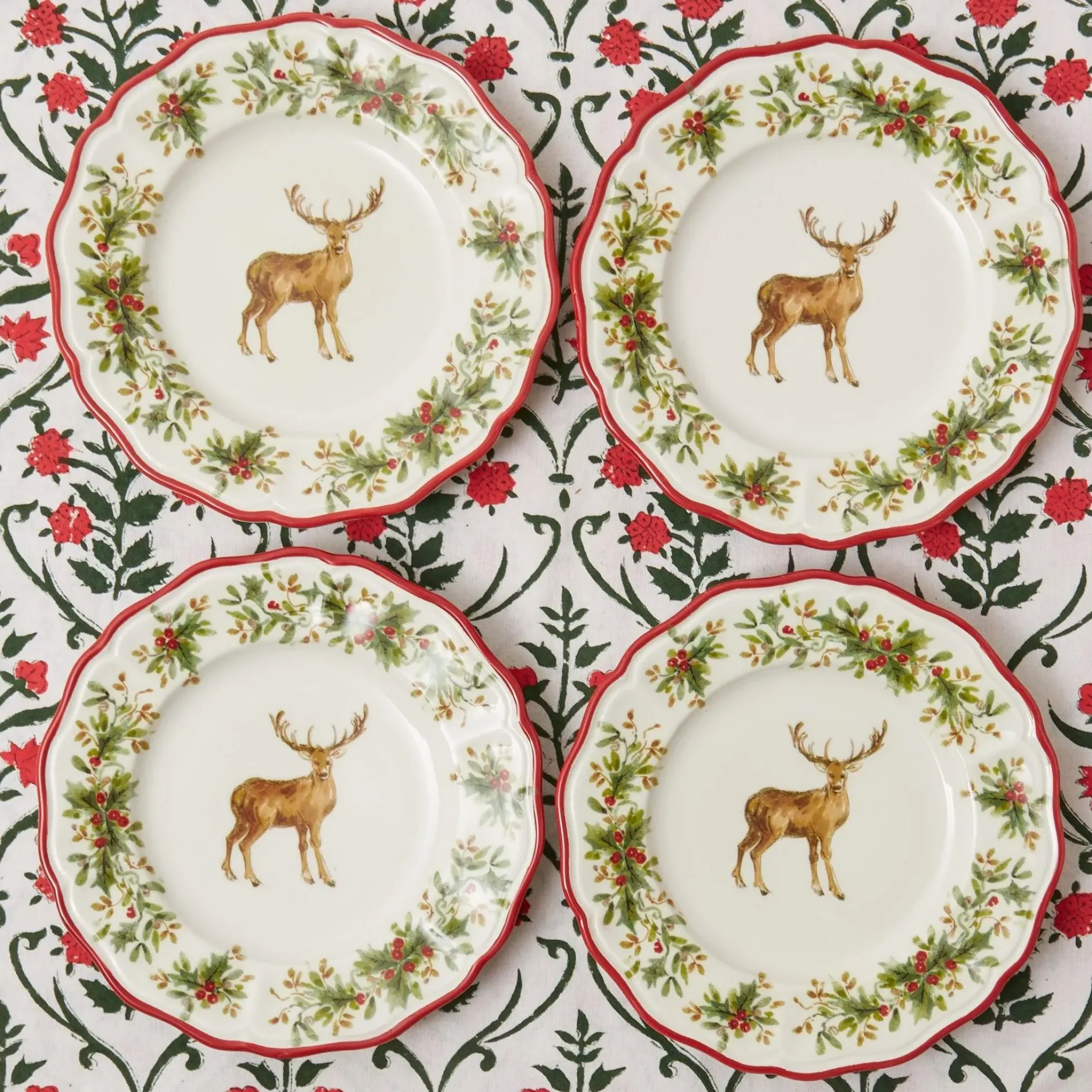 Online Mrs. Alice Christmas Garland Tablecloth