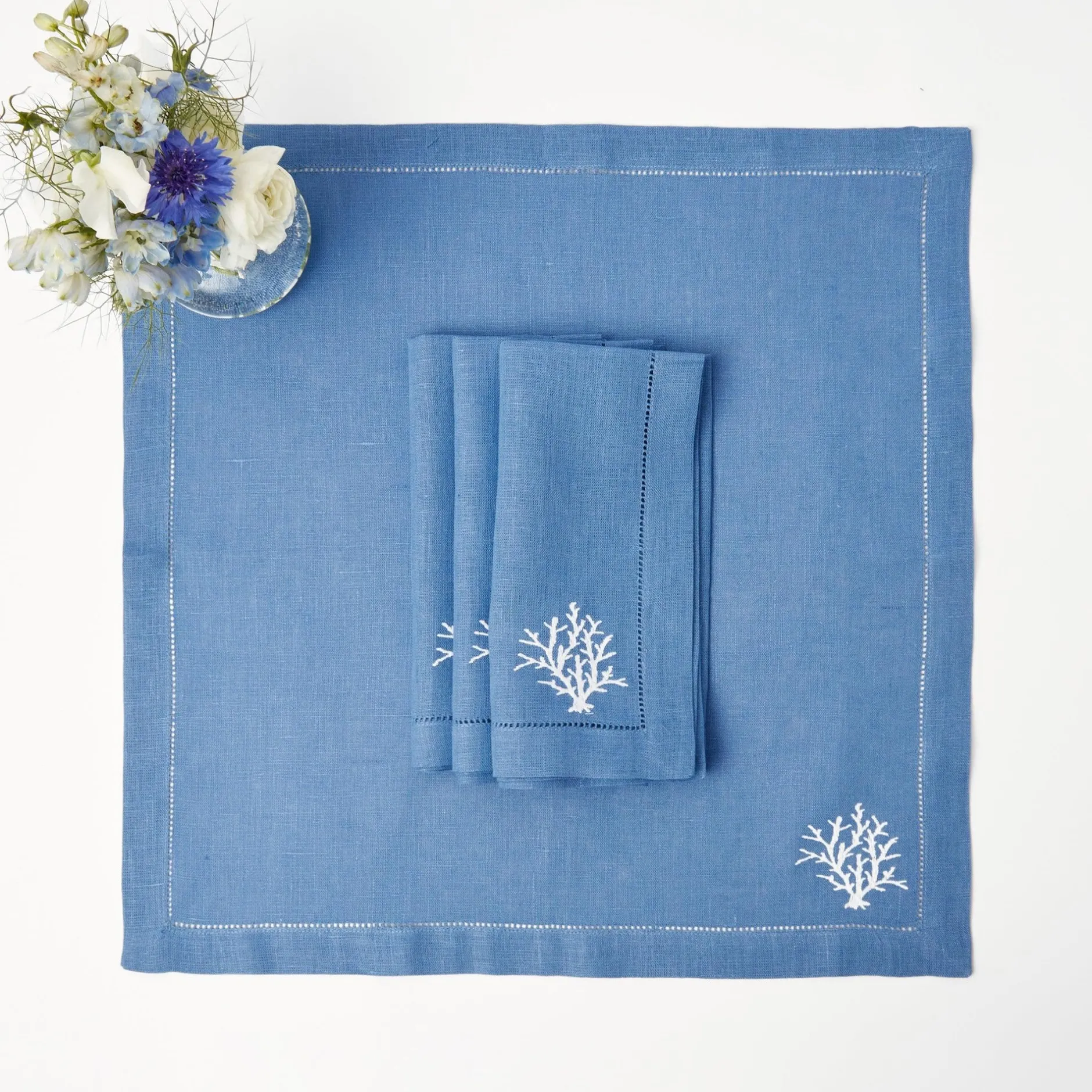 Hot Mrs. Alice Coral Blue Linen Placemats & Napkins (Set Of 4)