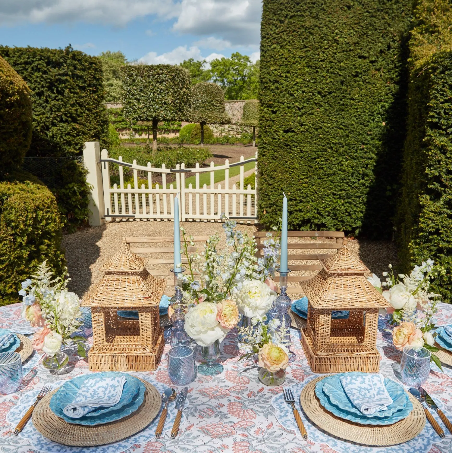 Outlet Mrs. Alice Edie Blue Coral Placemats & Napkins (Set Of 4)