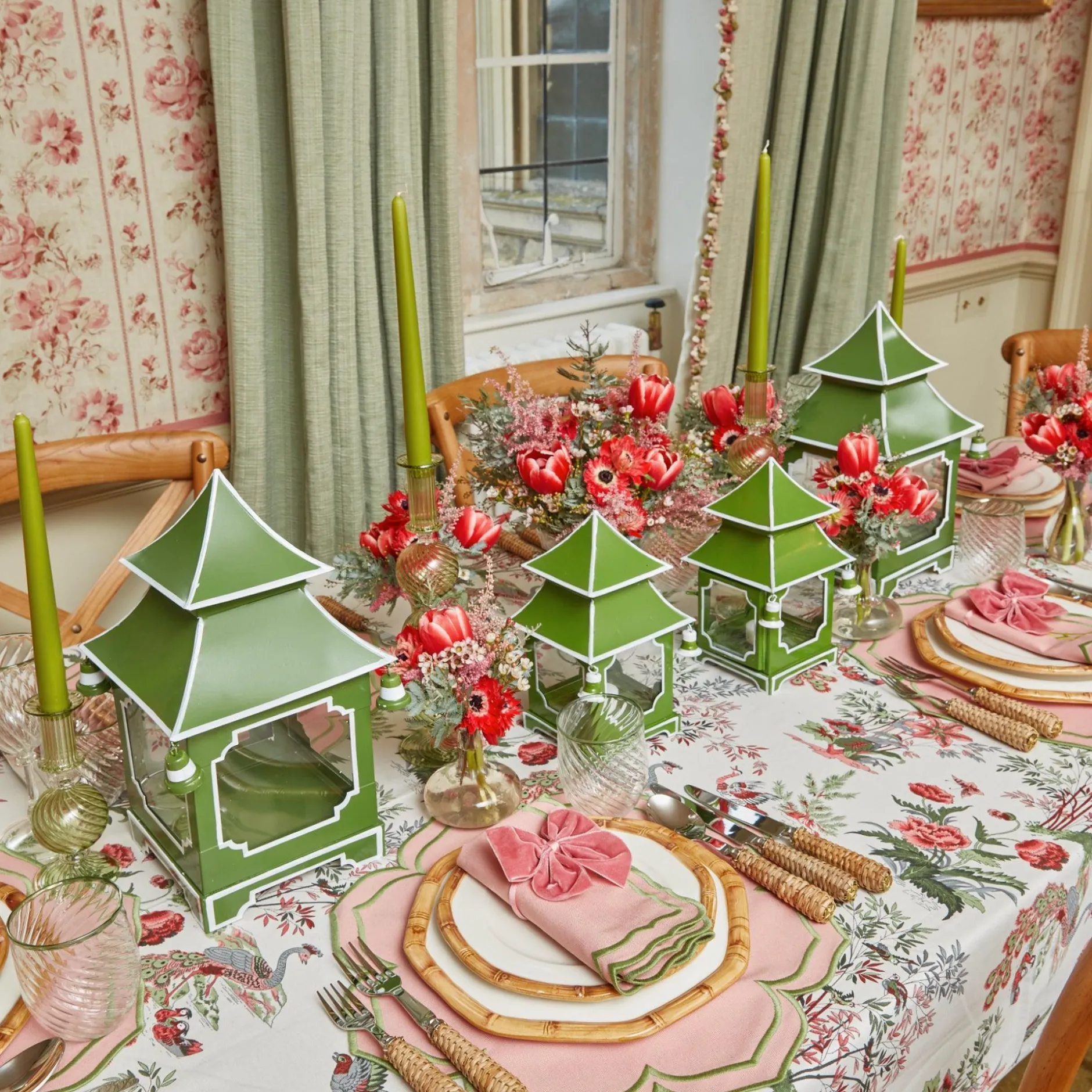 Hot Mrs. Alice Fleur Pink Placemats (Set Of 4)