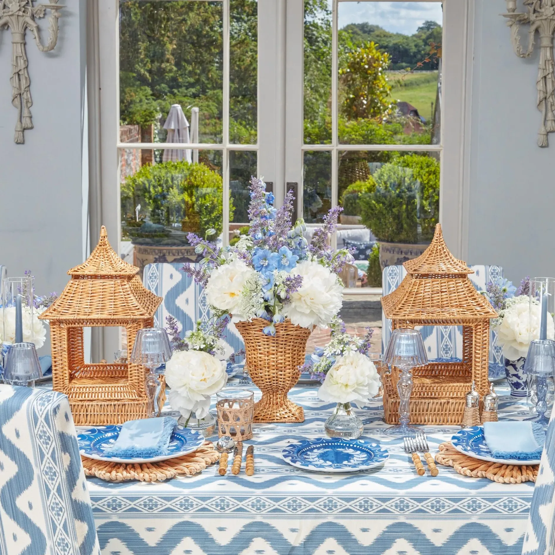 Hot Mrs. Alice French Blue Garland Starter Plate