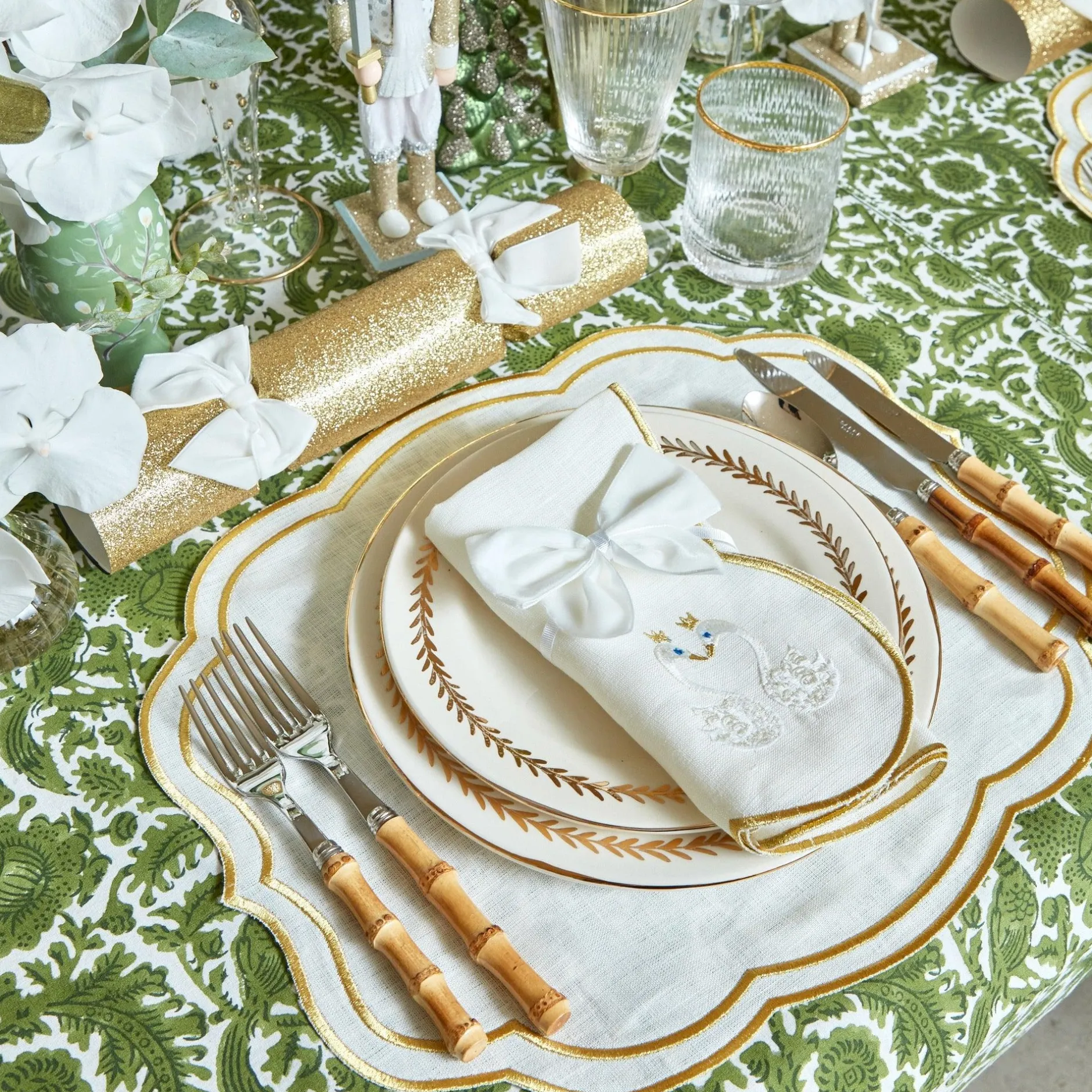 Hot Mrs. Alice Gold Garland Starter Plates (Set Of 4)
