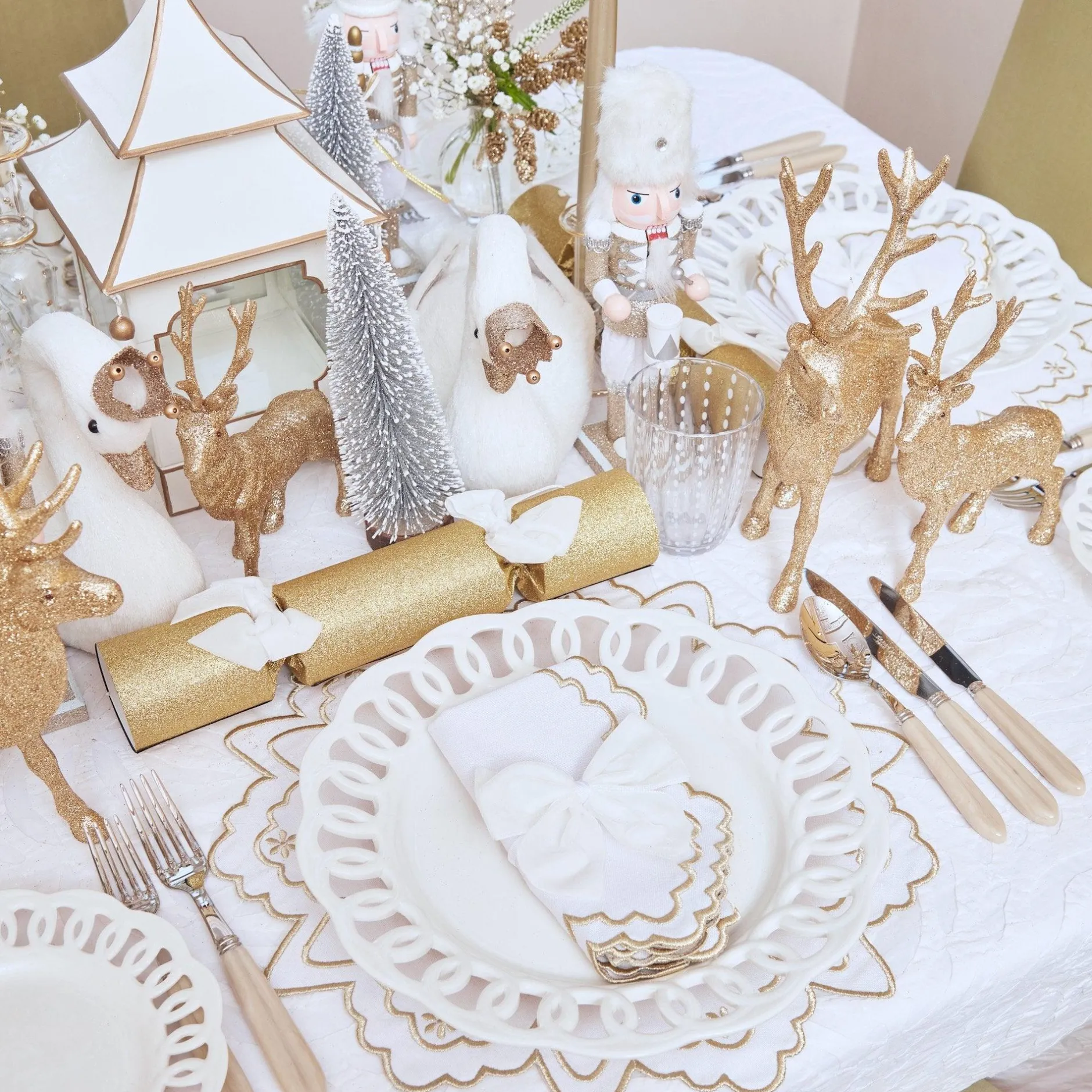New Mrs. Alice Gold Snowflake Napkins (Set Of 4)