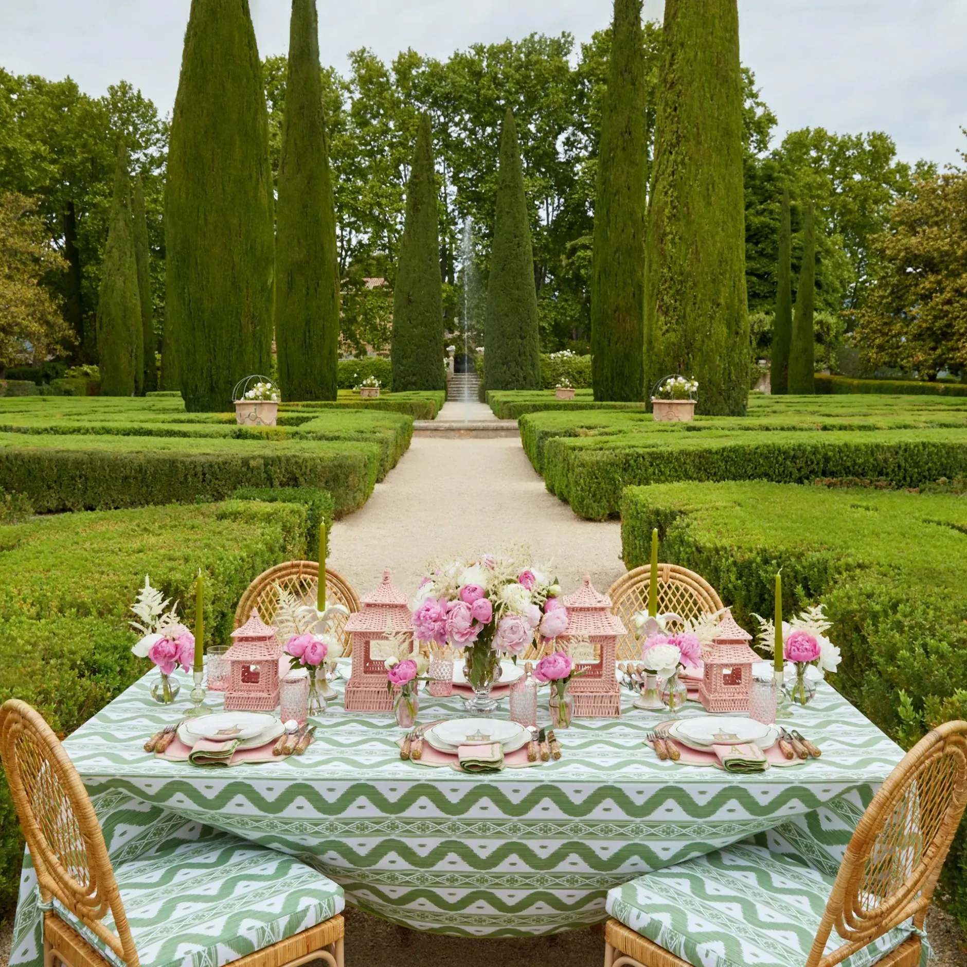 Sale Mrs. Alice Green Ikat & Pink Fleur Linen Set