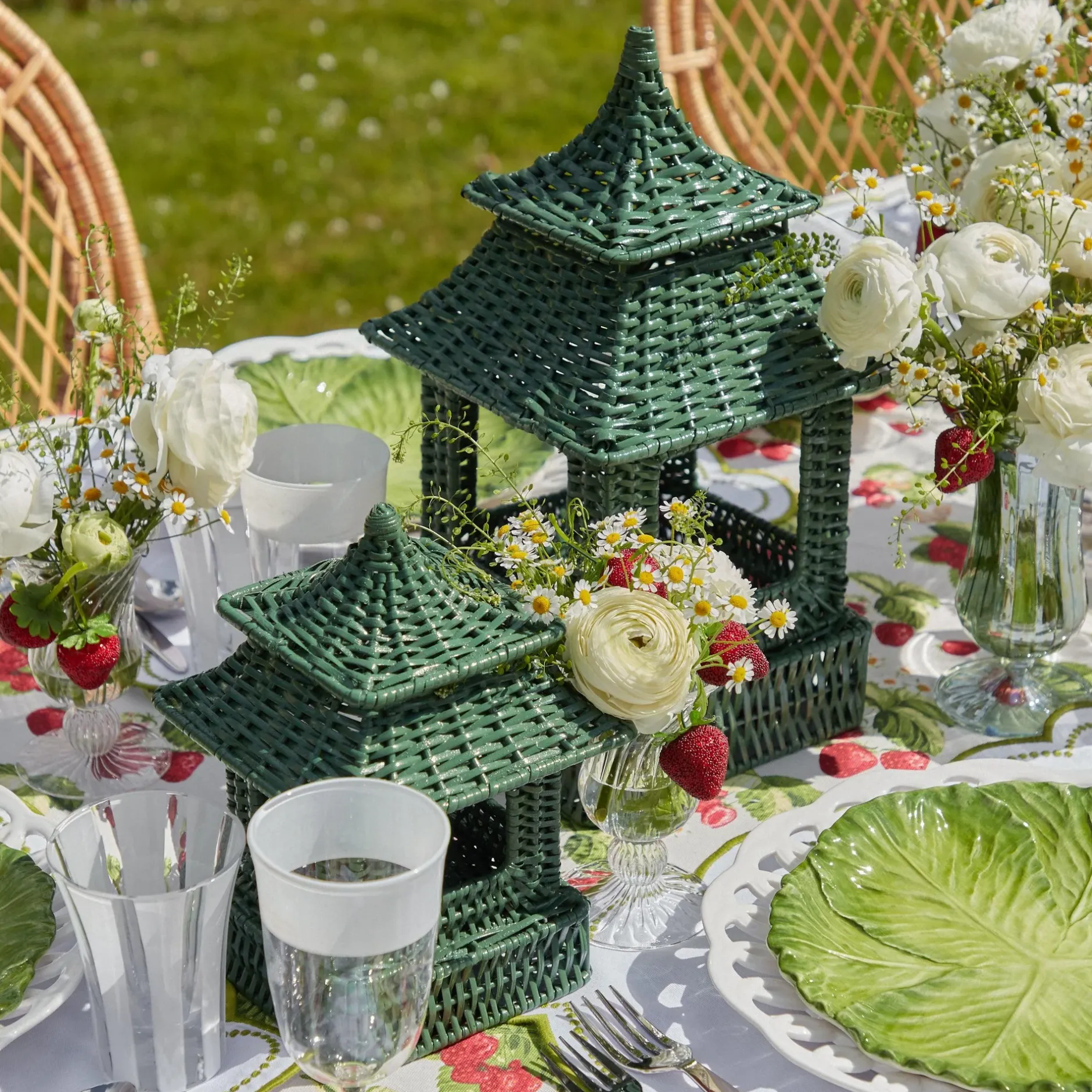 Hot Mrs. Alice Green Rattan Pagoda Lantern