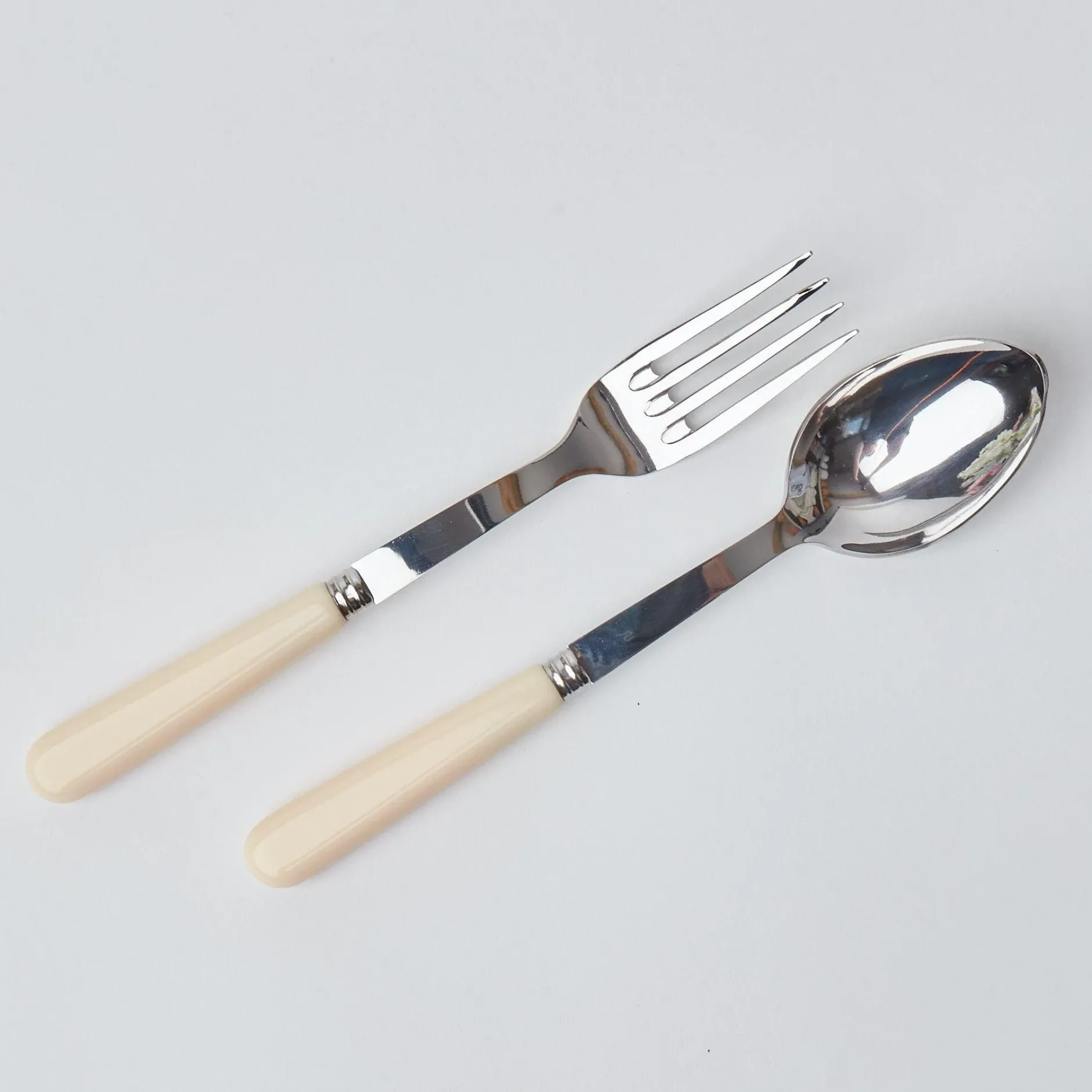 Online Mrs. Alice Ivory Serving Set