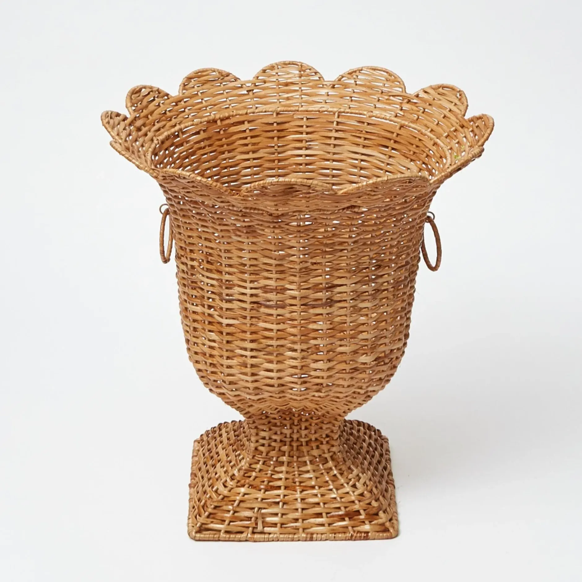 Discount Mrs. Alice Liliana Scalloped Rattan Urn