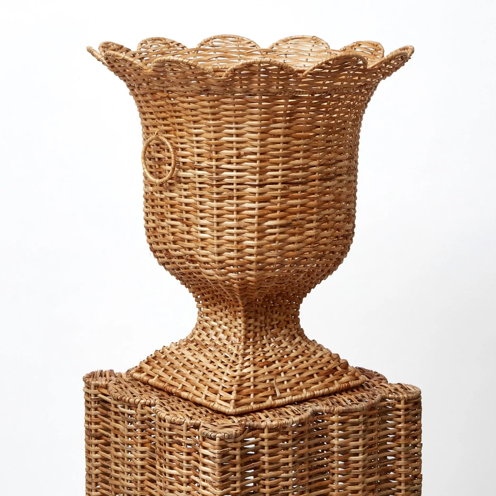 Best Mrs. Alice Liliana Scalloped Rattan Pedestal And Urn
