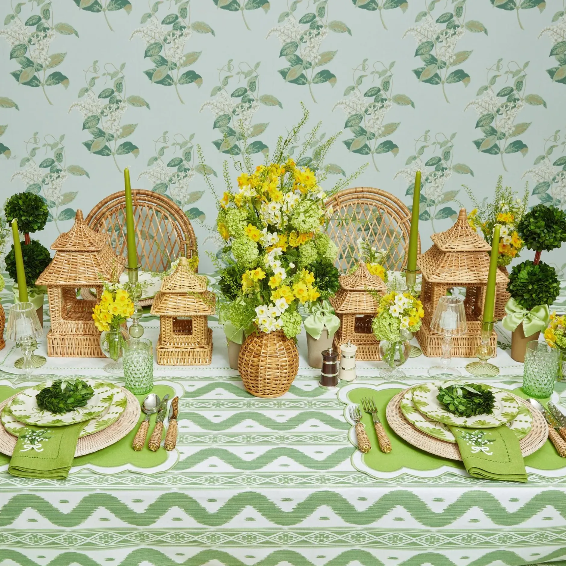 Best Mrs. Alice Lily Of The Valley Green Linen Napkins (Set Of 4)