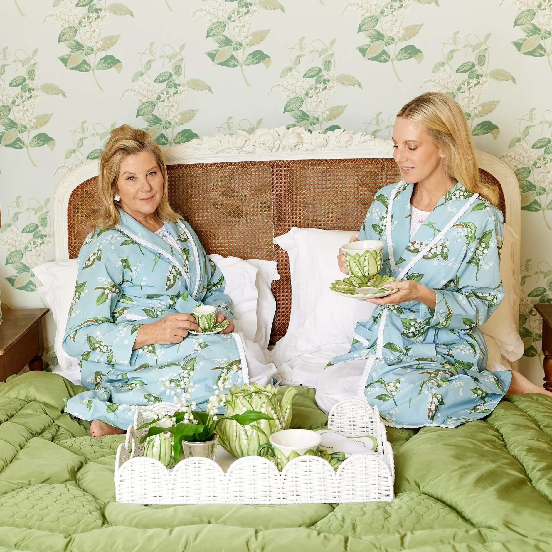 Discount Mrs. Alice Lily Of The Valley Teapot
