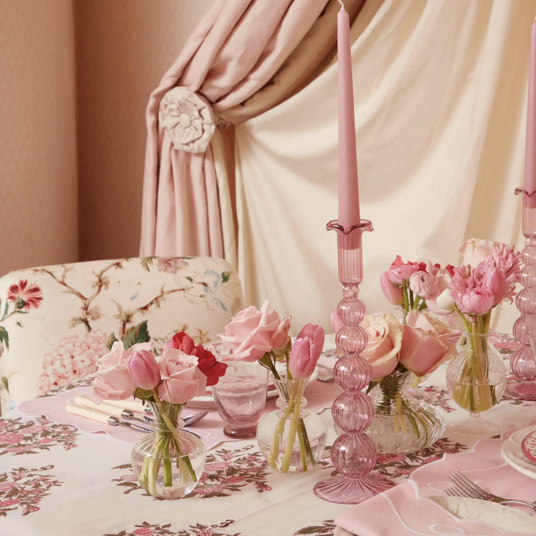 Outlet Mrs. Alice Marguerite Pink Candle Holders (Pair)