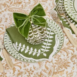Discount Mrs. Alice Merry & Bright Tablecloth