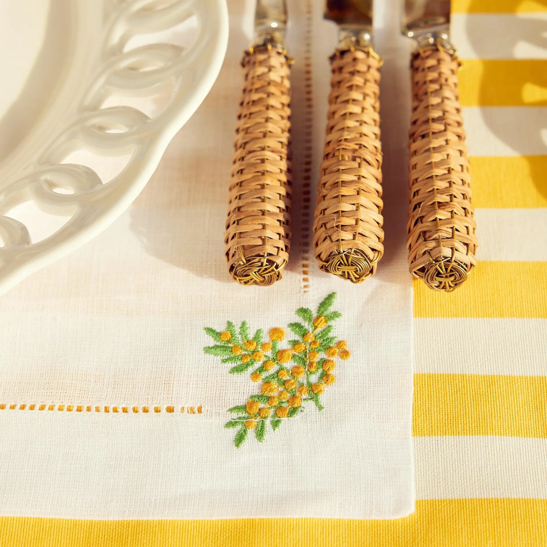 Mrs. Alice Mimosa White Linen Placemats (Set Of 4)