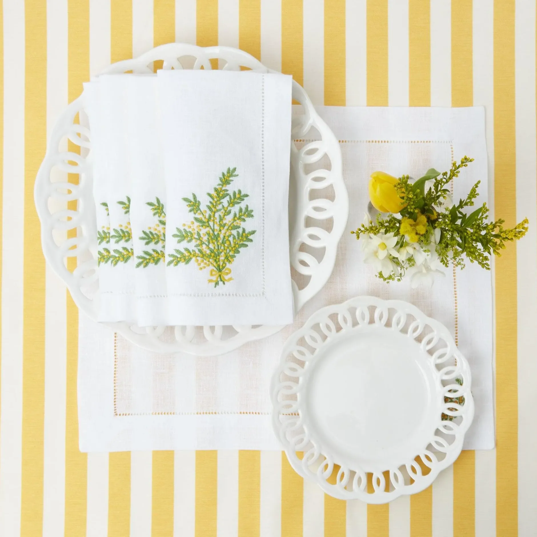 Mrs. Alice Mimosa White Linen Placemats (Set Of 4)