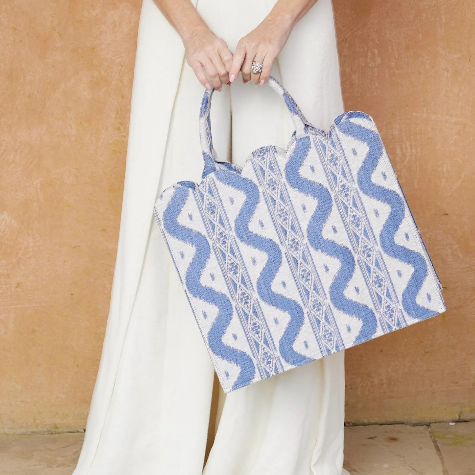 Hot Mrs. Alice Tote Bag (Blue Ikat)