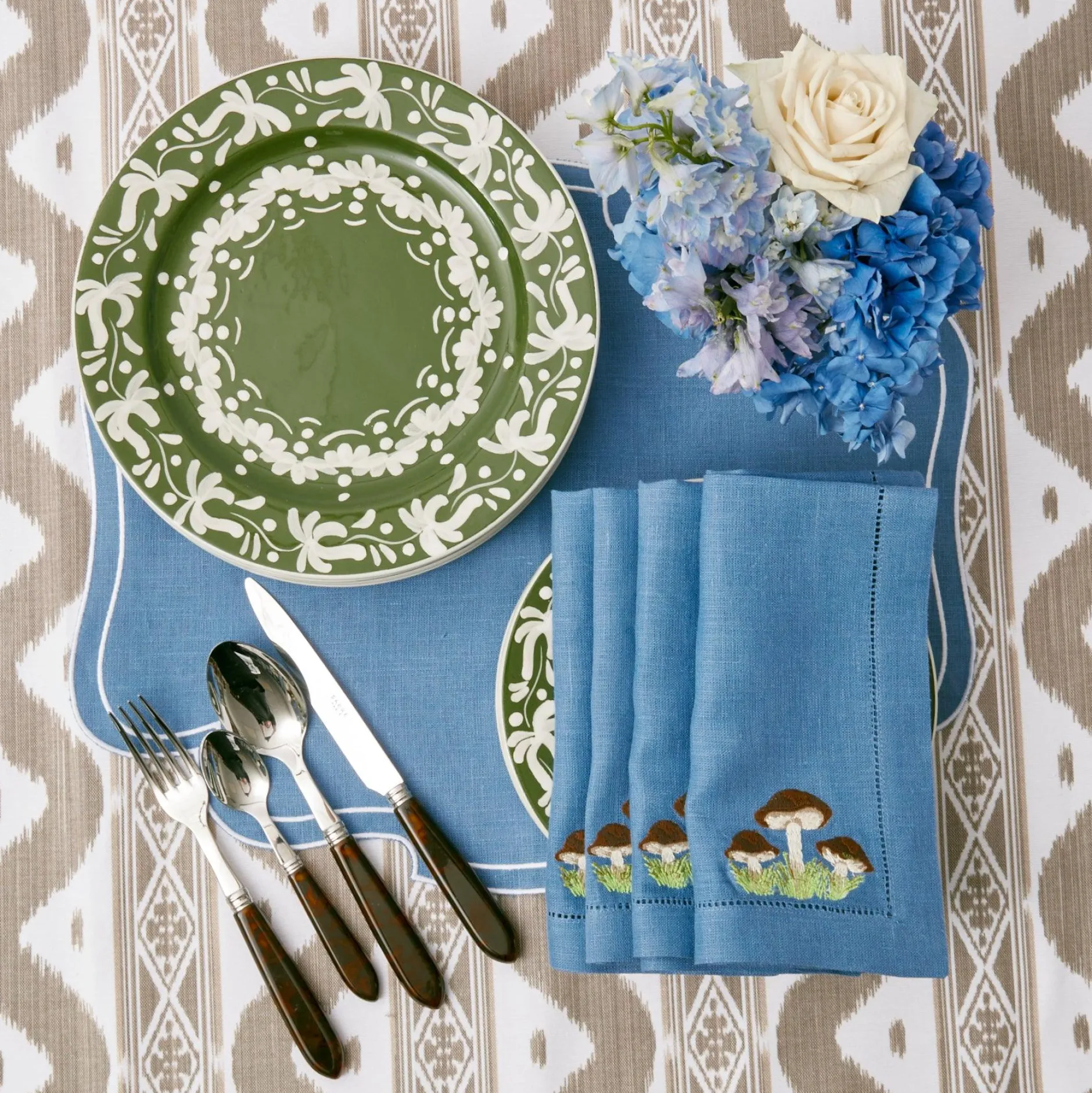 Online Mrs. Alice Olive Valencia Dinner Plate