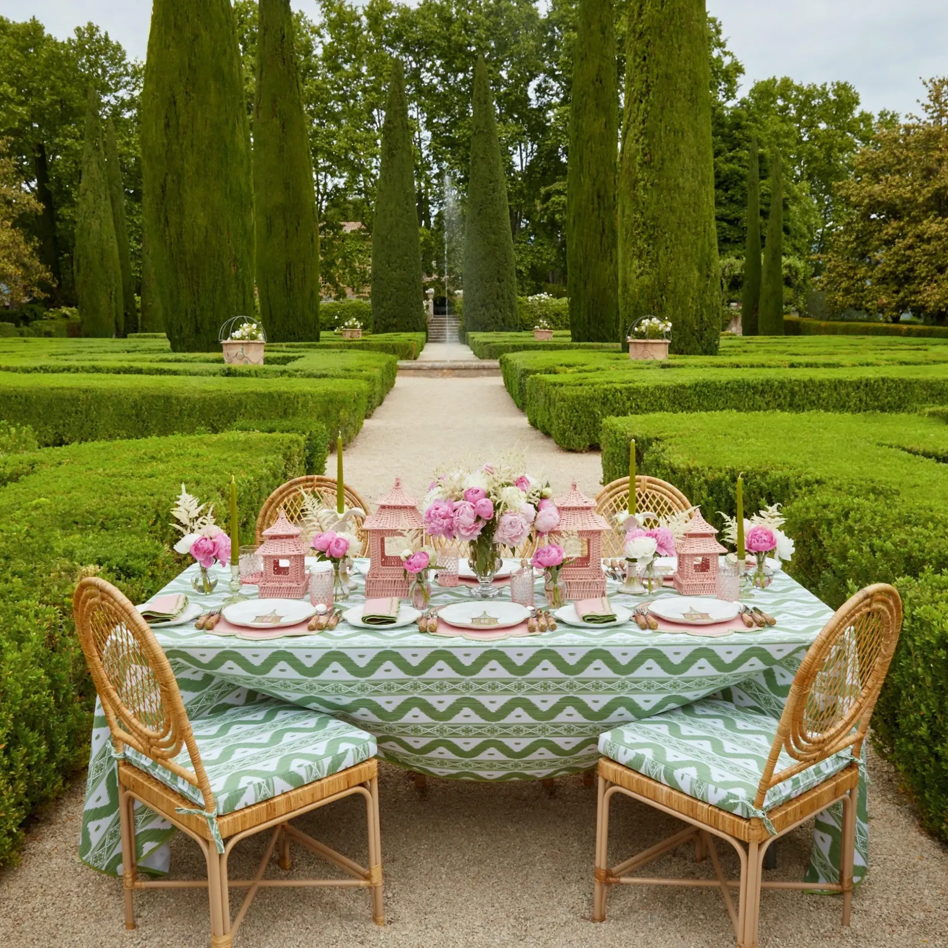 Best Mrs. Alice Pink & Green Pagoda Dinner Plate (Set Of 4)