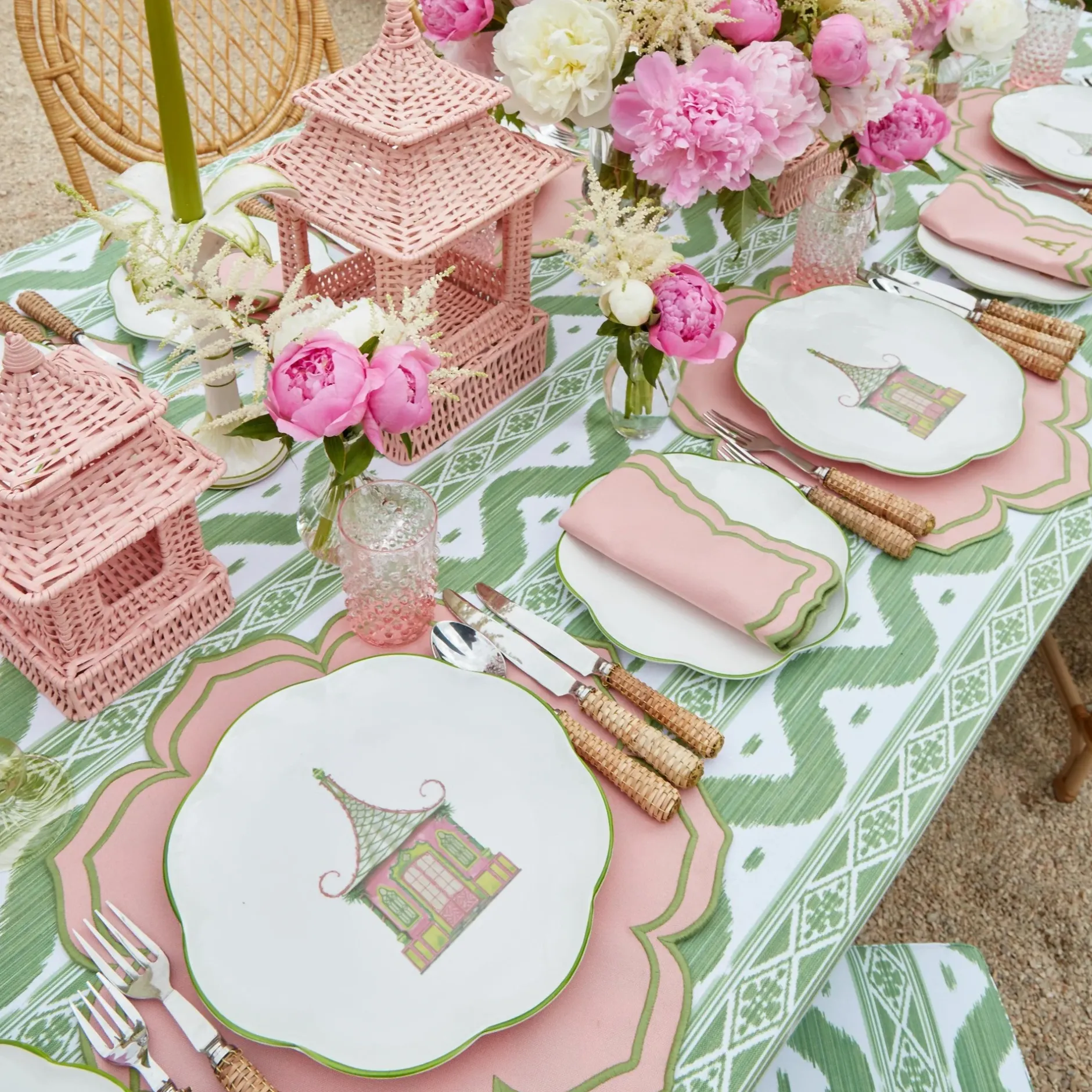 Outlet Mrs. Alice Pink & Green Pagoda Dinner Plate