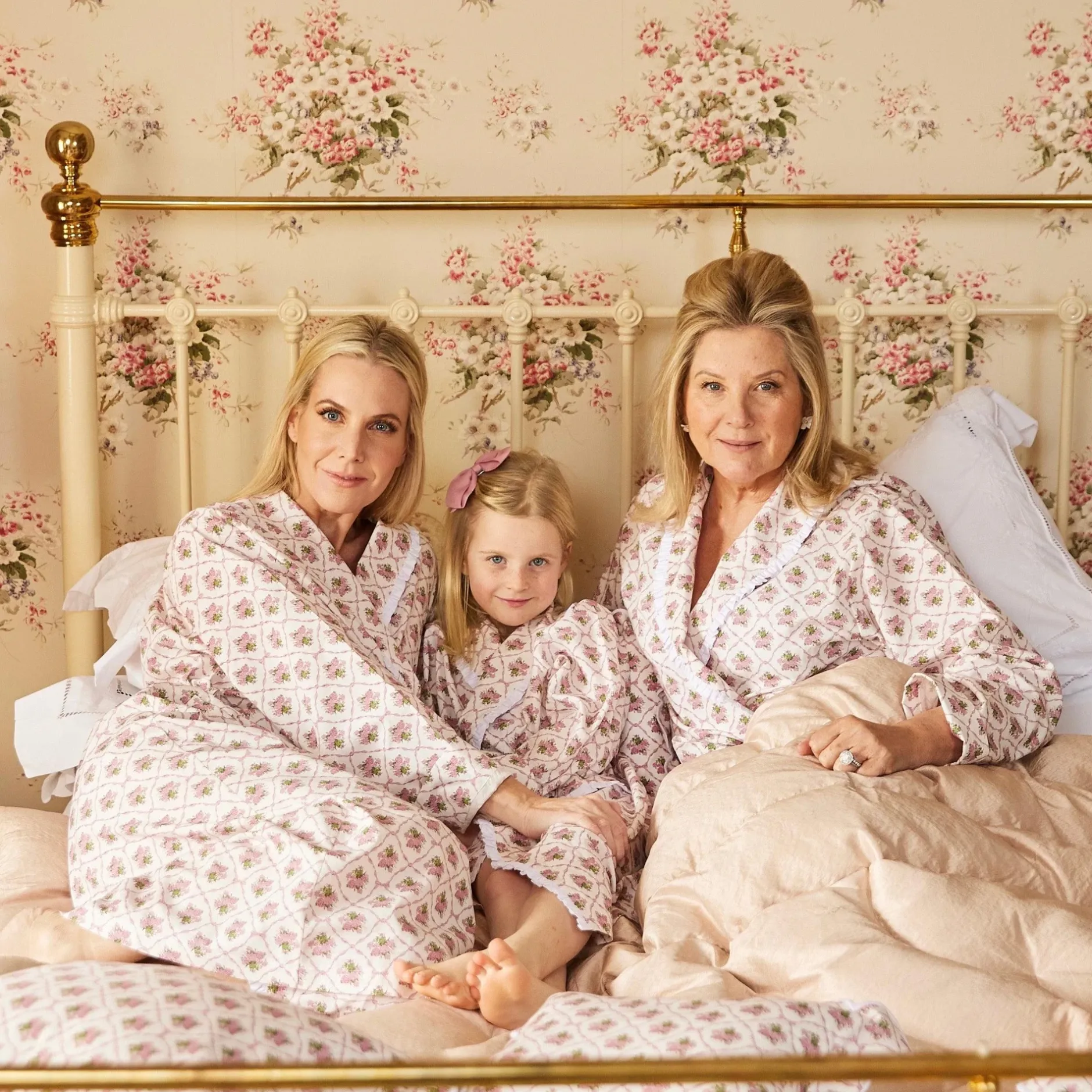 Best Mrs. Alice Pink Bouquet Dressing Gown