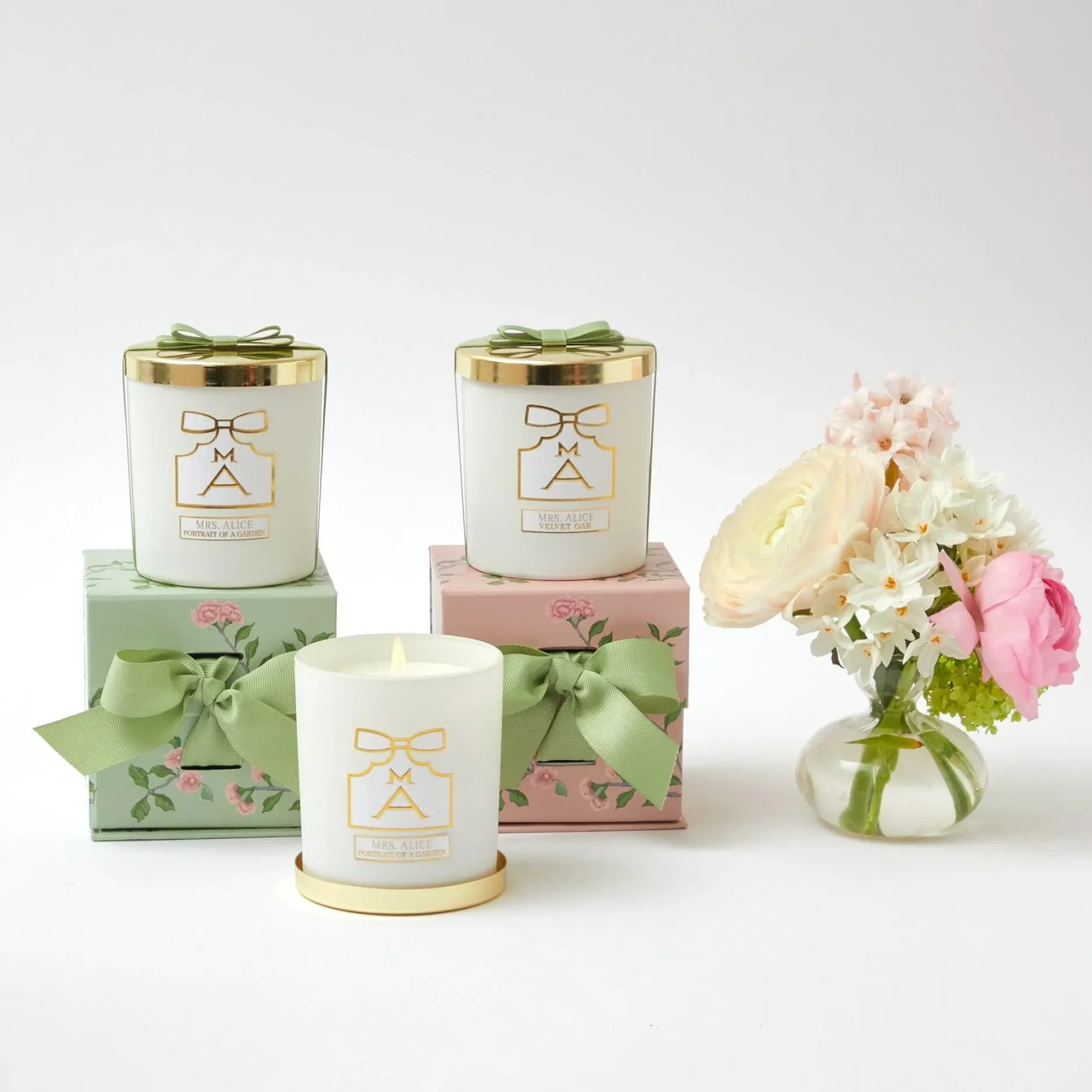 New Mrs. Alice Portrait Of A Garden Scented Candle