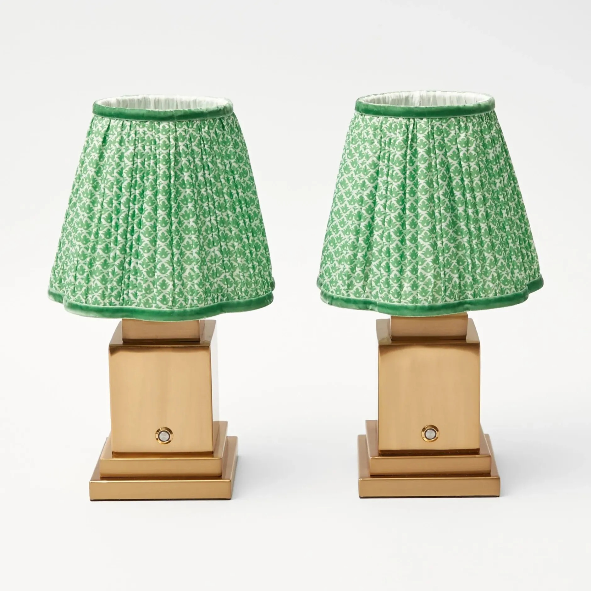 Mrs. Alice Rechargeable Lamp With Green Lotus Lampshade
