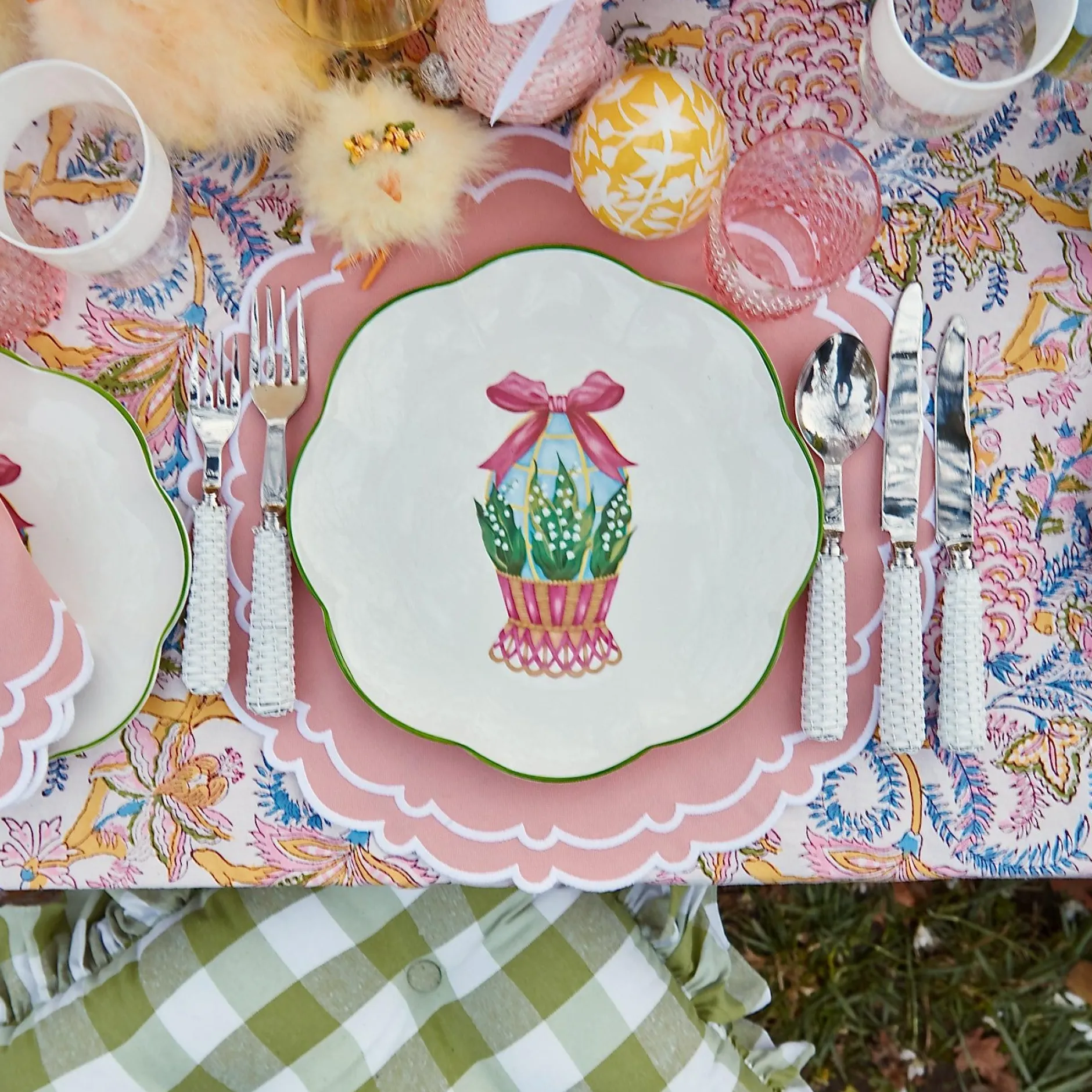 Sale Mrs. Alice Scalloped Easter Dinner Plate