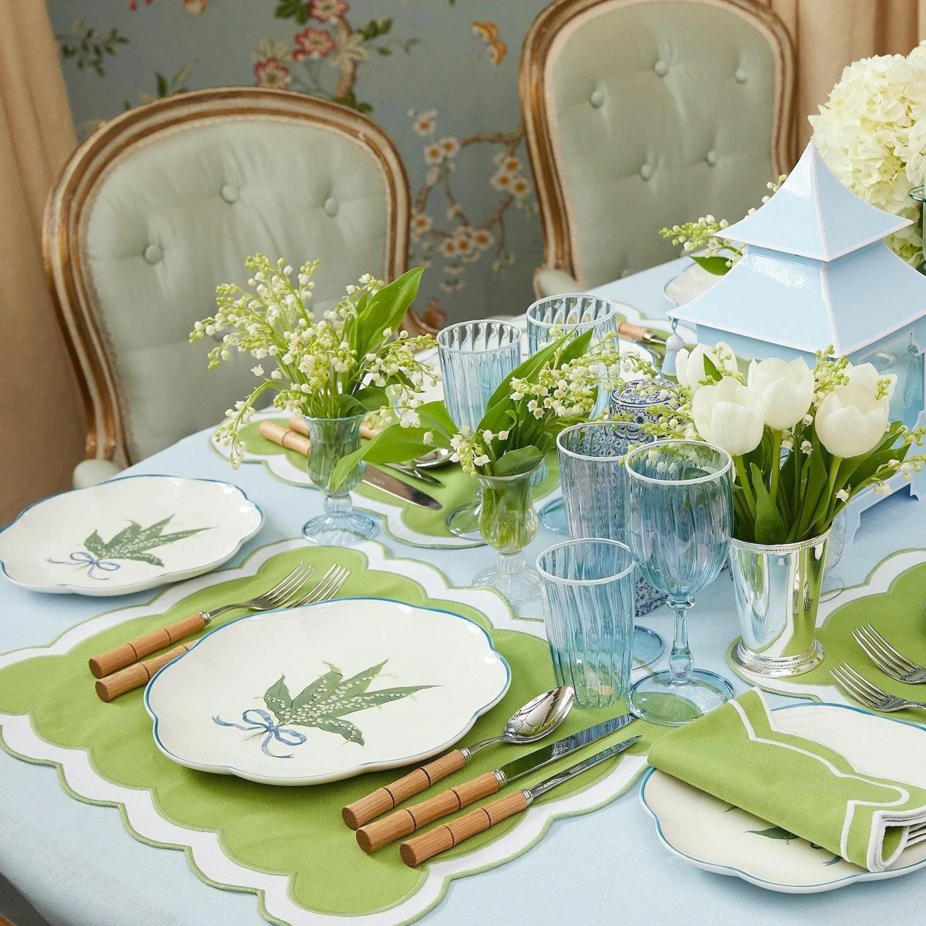 Mrs. Alice Scalloped Lily Of The Valley Dinner Plate (Set Of 4)