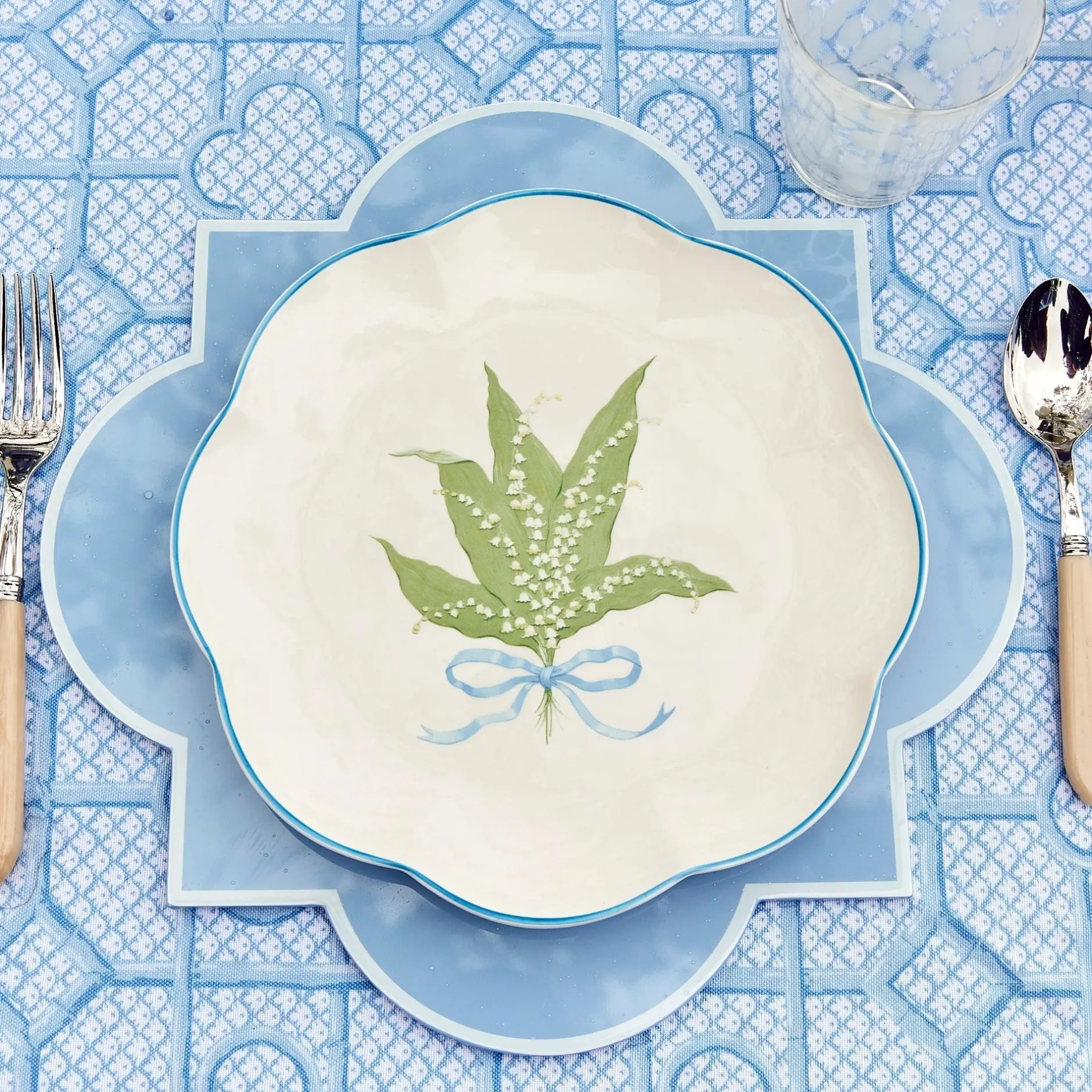 Mrs. Alice Scalloped Lily Of The Valley Dinner Plate (Set Of 4)