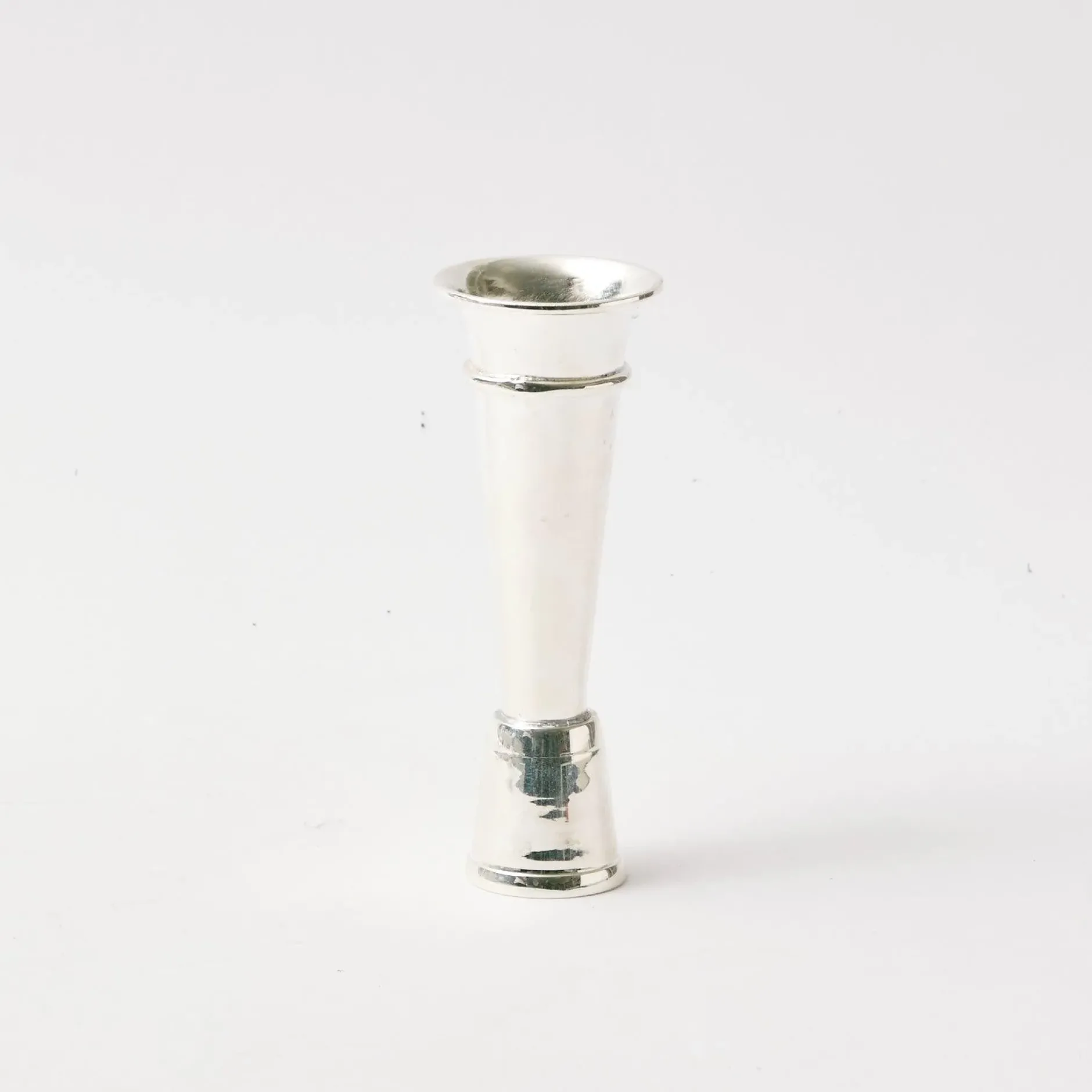 Hot Mrs. Alice Scalloped Mint Julep Vase (Set Of 3)