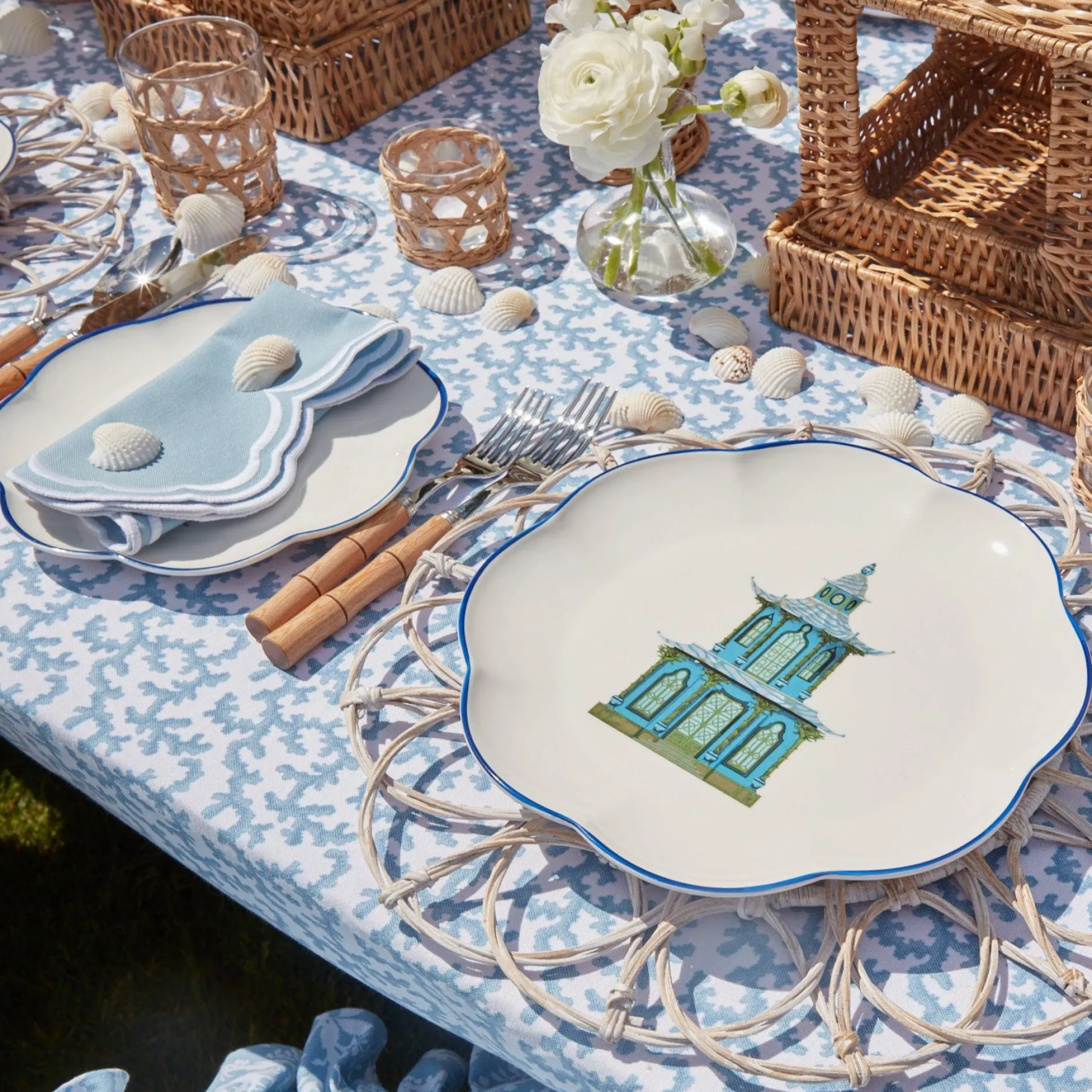 Online Mrs. Alice Scalloped Pagoda Dinner Plate