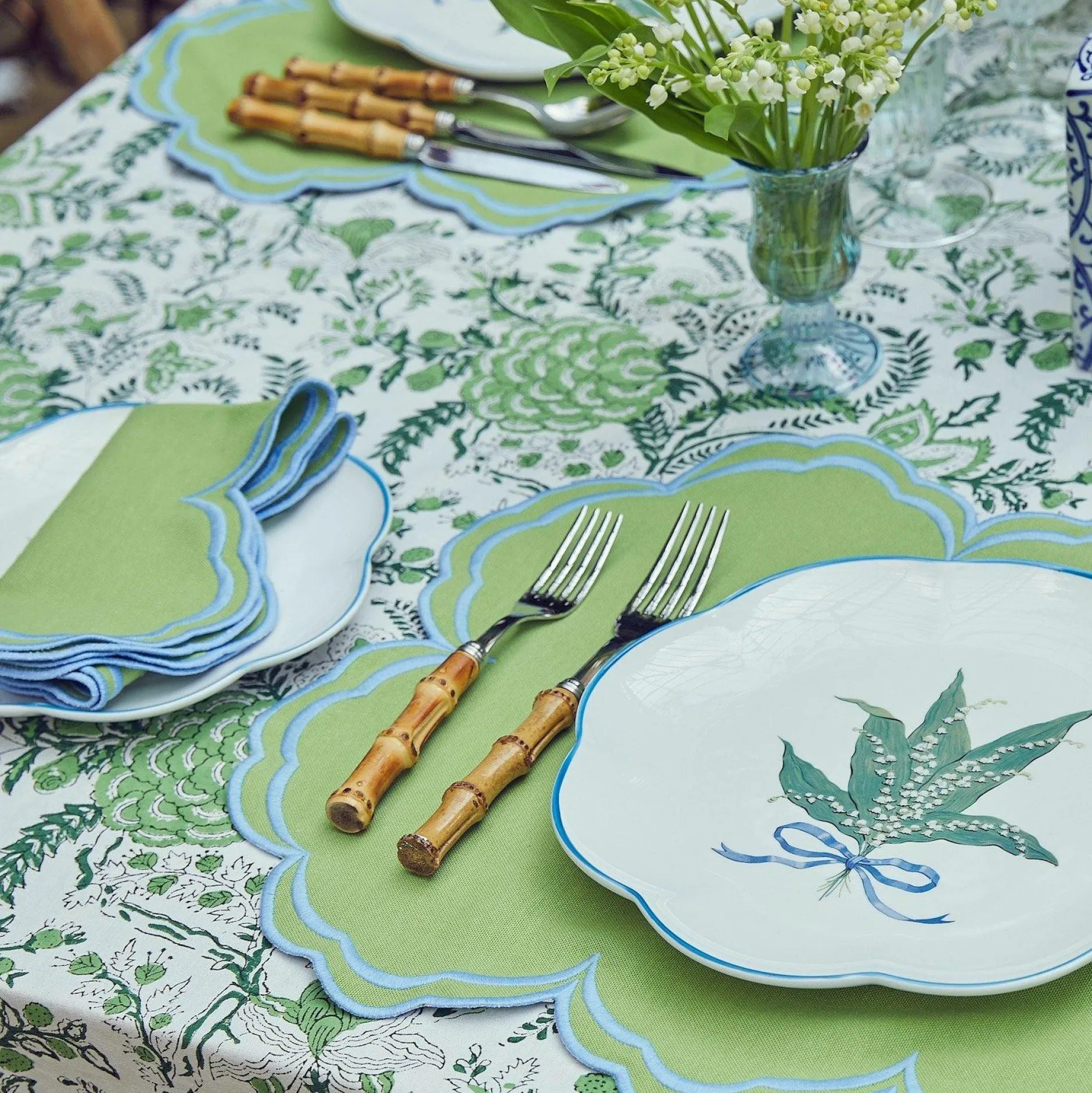 Best Mrs. Alice Serena Apple Green With Blue Napkins (Set Of 4)