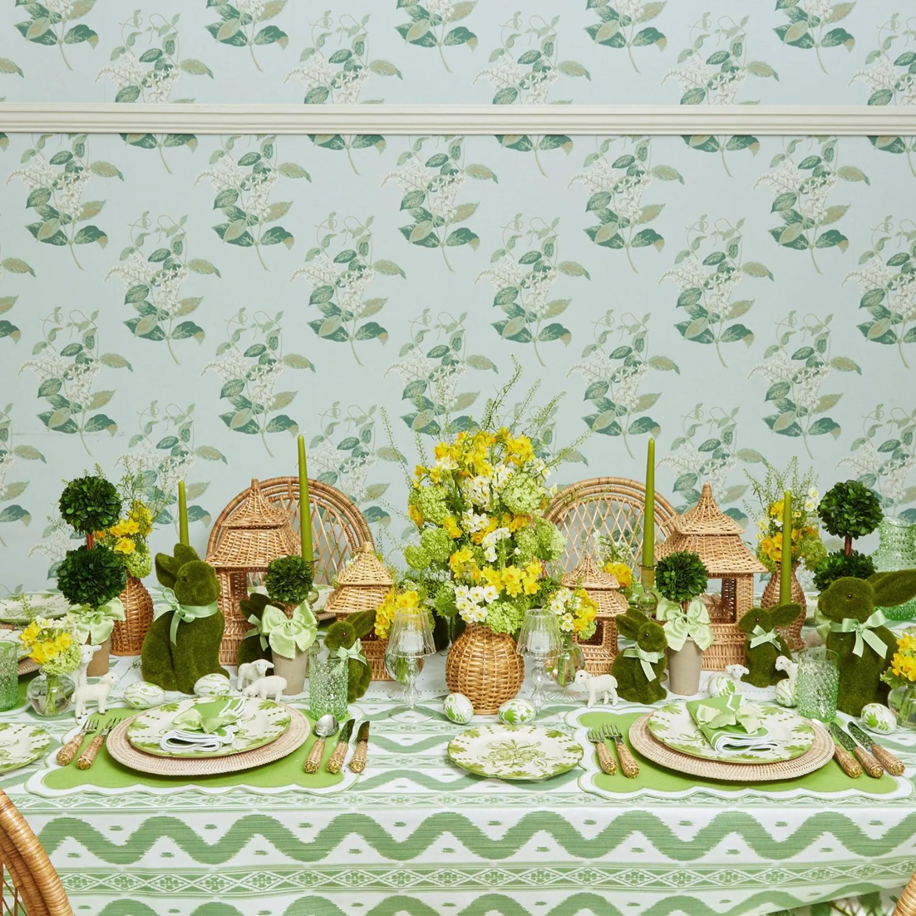 New Mrs. Alice Serena Applique Green Placemats & Napkins (Set Of 4)