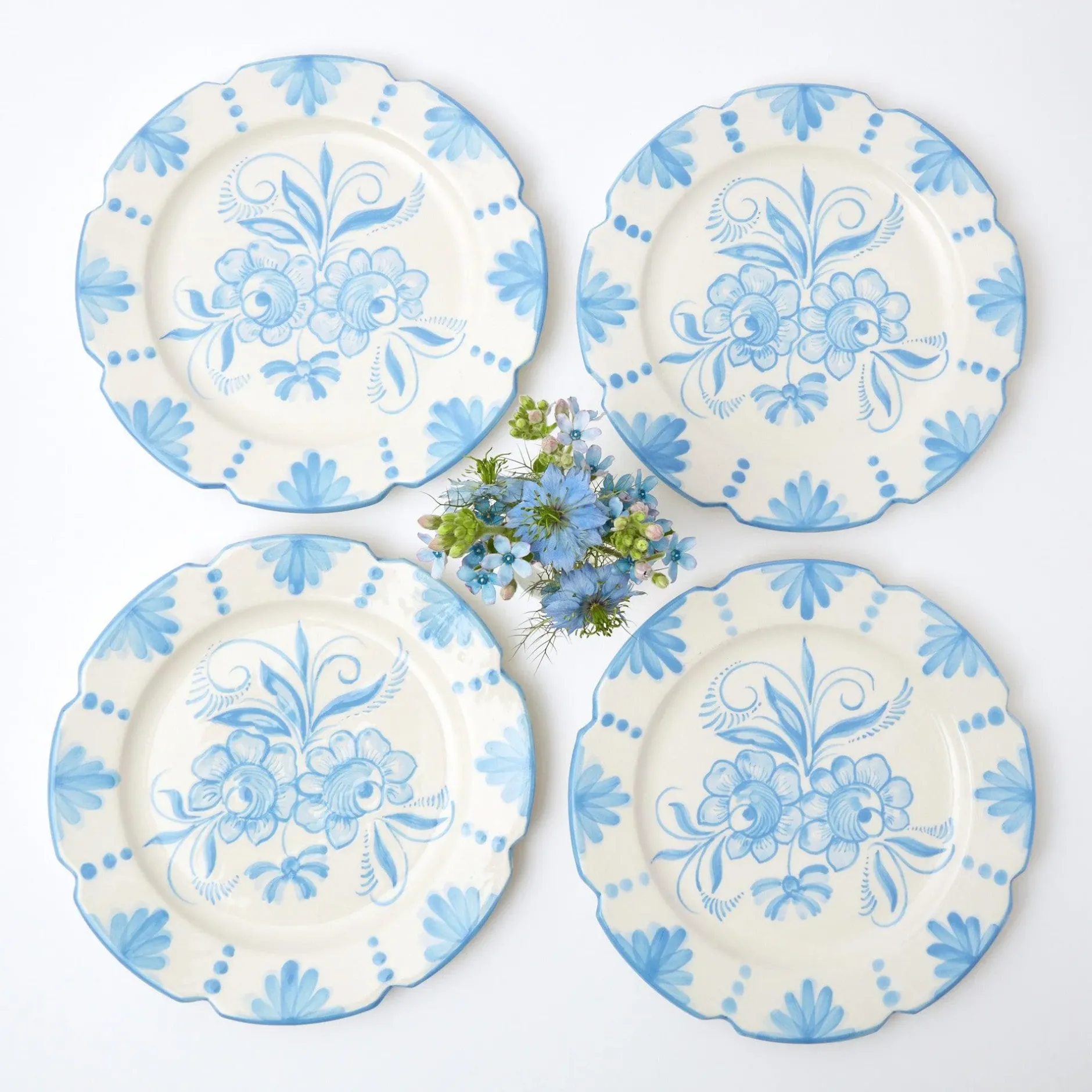 New Mrs. Alice Seville Blue Gardenia Dinner Plate (Set Of 4)