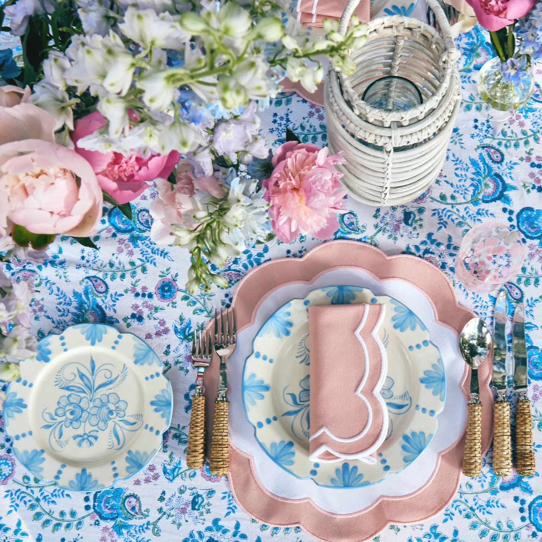 New Mrs. Alice Seville Blue Gardenia Starter Plate (Set Of 4)