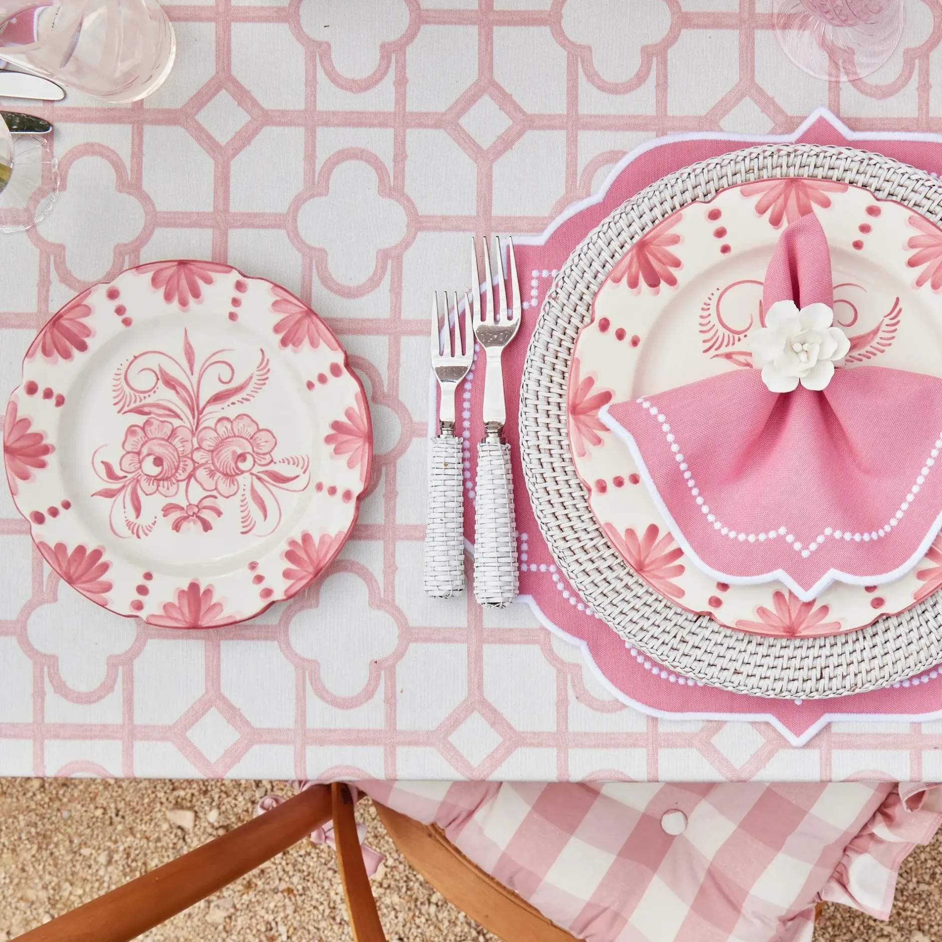 Hot Mrs. Alice Seville Pink Gardenia Dinner & Starter Plates (Set Of 8)