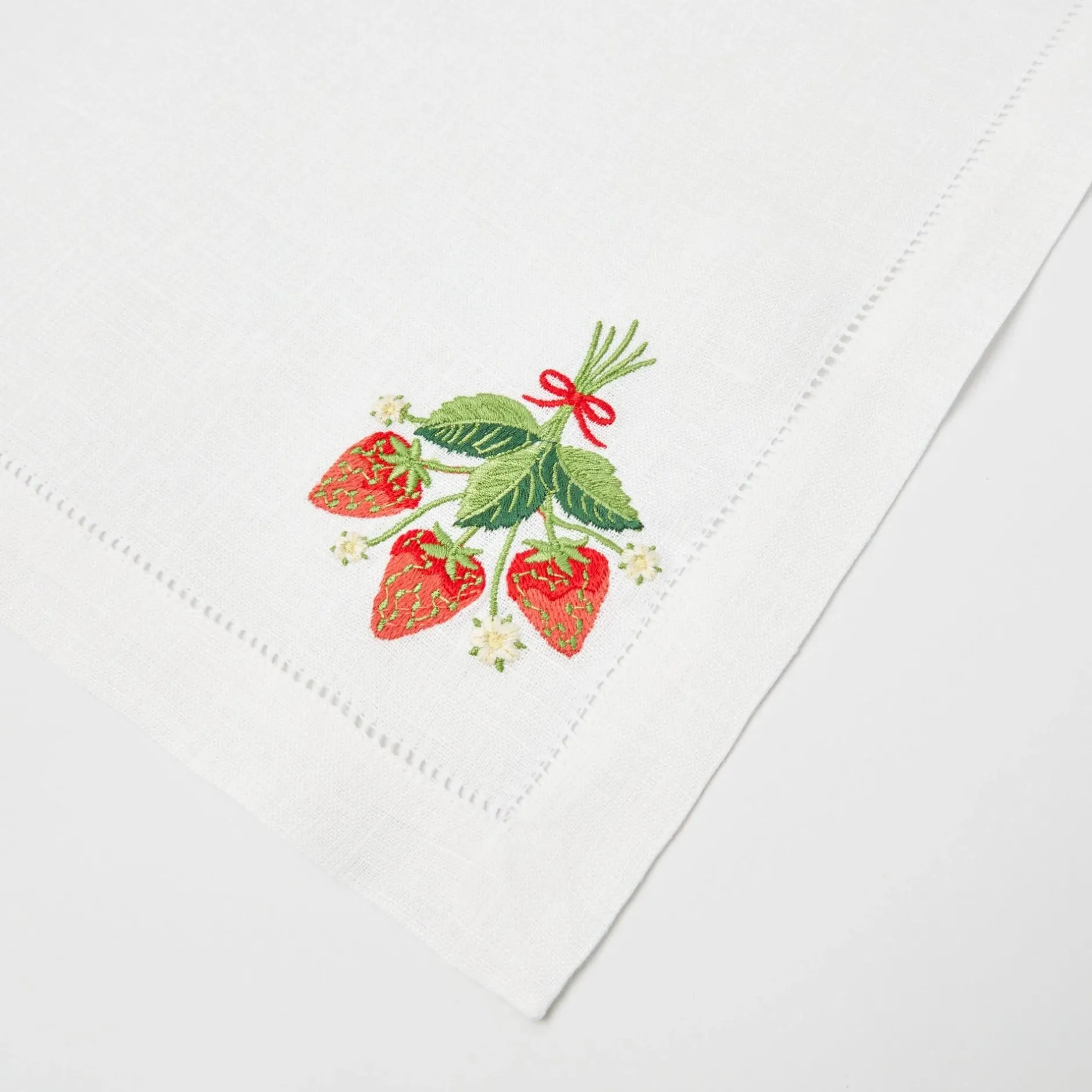 Online Mrs. Alice Strawberry White Linen Embroidered Napkins (Set Of 4)
